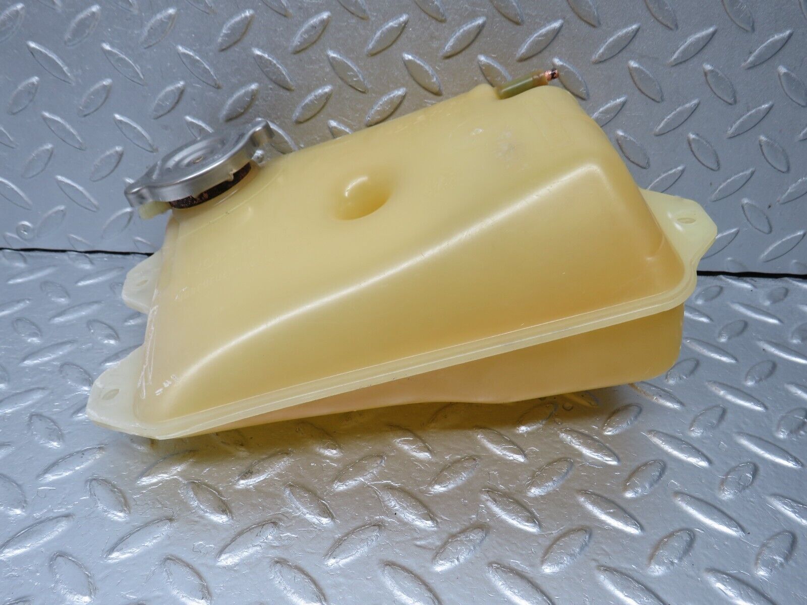39092 Mercedes-Benz R107 500SL Coupe Coolant Reservoir Tank Behr 1165000449