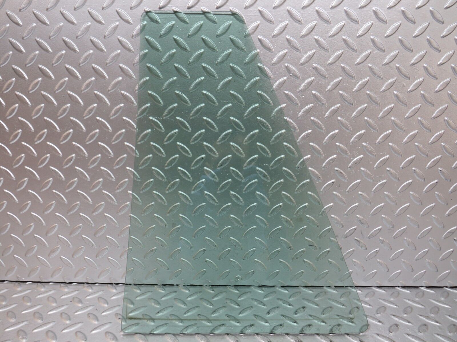 27638 Mercedes-Benz S124 300TE Wagon Rear Right Quarter Window Glass