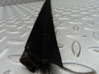 6094 Mercedes-Benz W126 380SE Inner Window Weatherstrip Seal Front Right