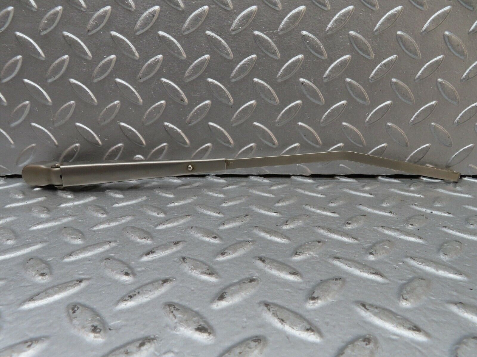 20409 Mercedes-Benz W114 280CE Coupe Wiper Arm Right Side