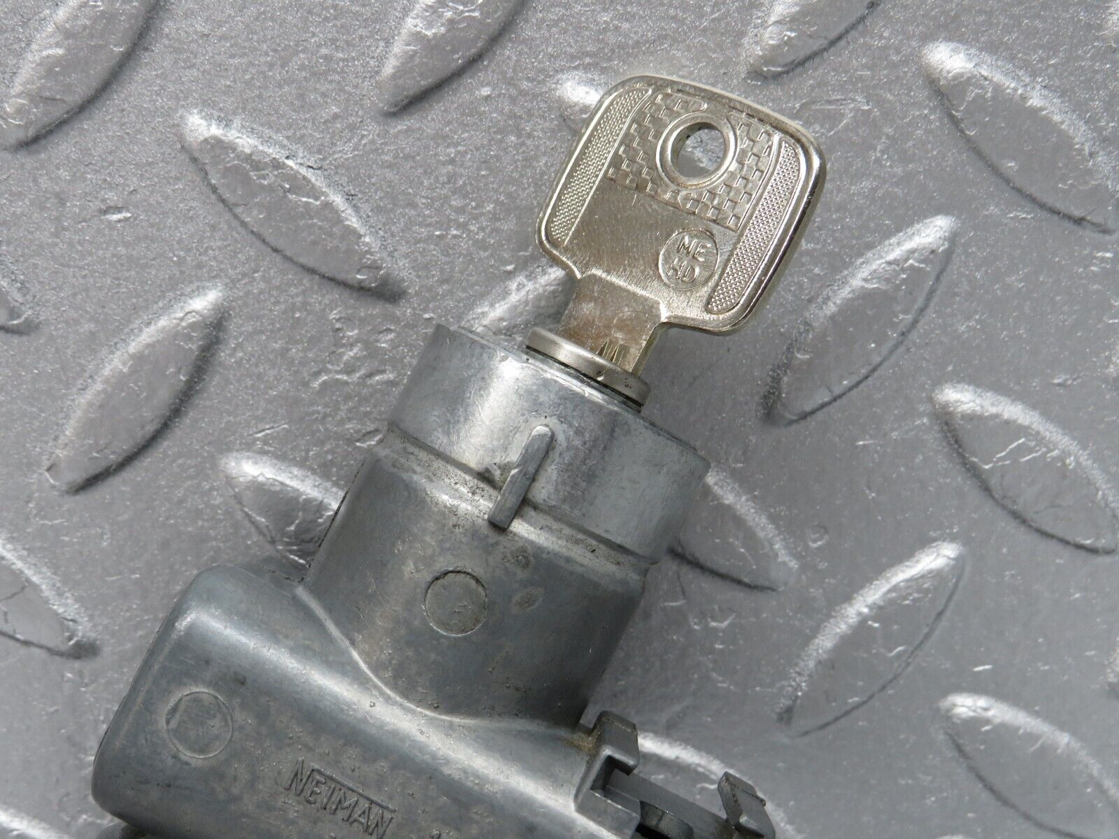 40166 Mercedes-Benz R107 350SL Steering Lock Ignition Switch With Key