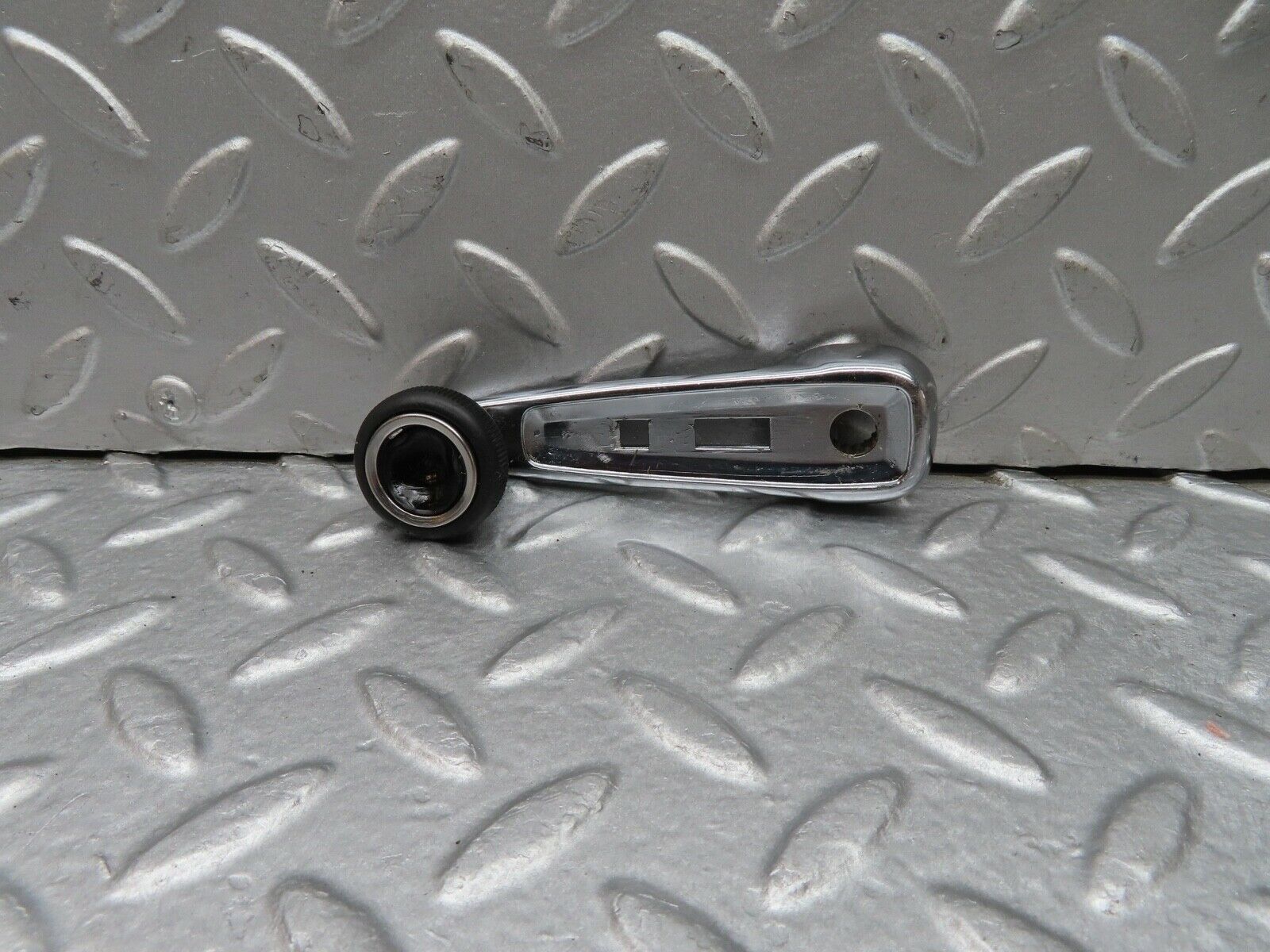 17954 Mercedes-Benz W123 200 Window Lifter Crank Handle