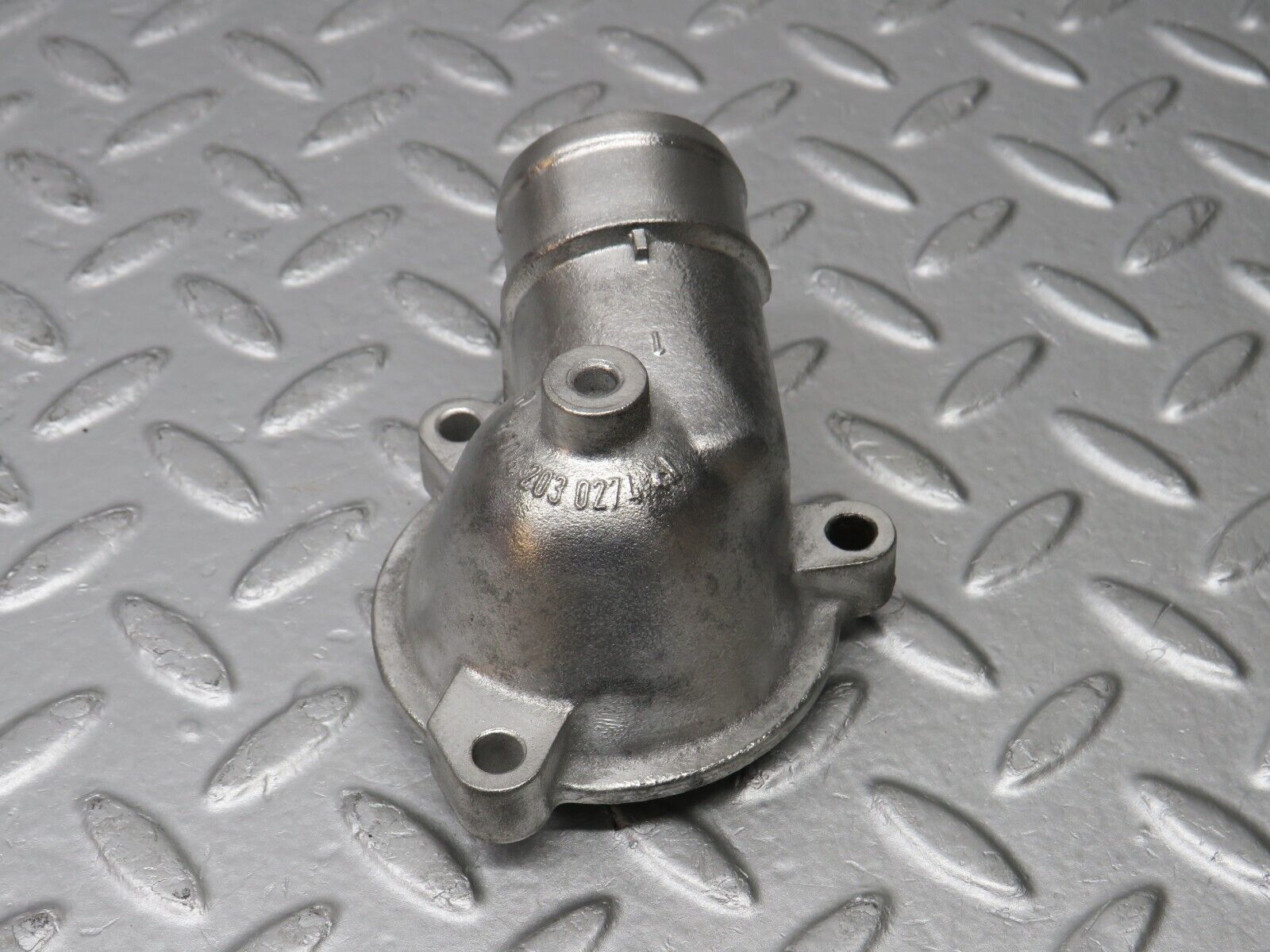 38632 Mercedes-Benz R129 280SL Coupe Thermostat Housing 1042030274