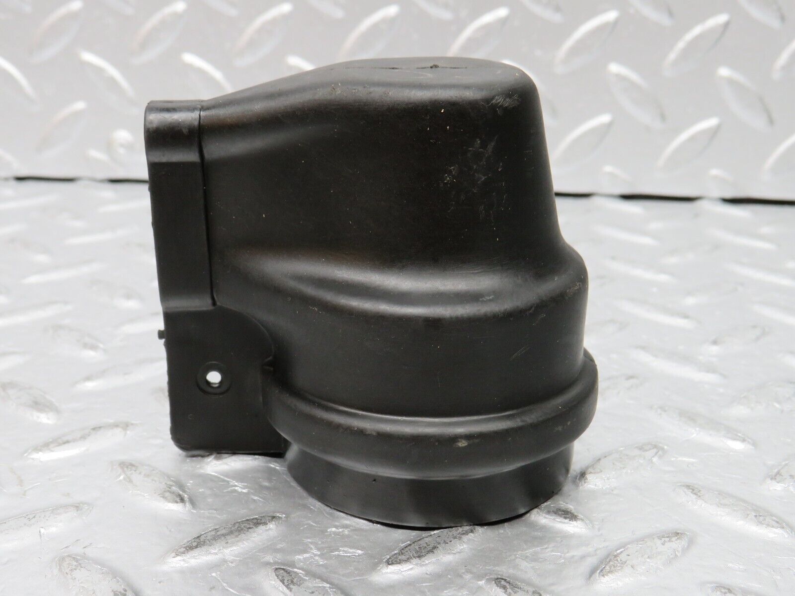 30873 Mercedes-Benz W201 190E 2.0L Ignition Coil Protective Cap 0001581785