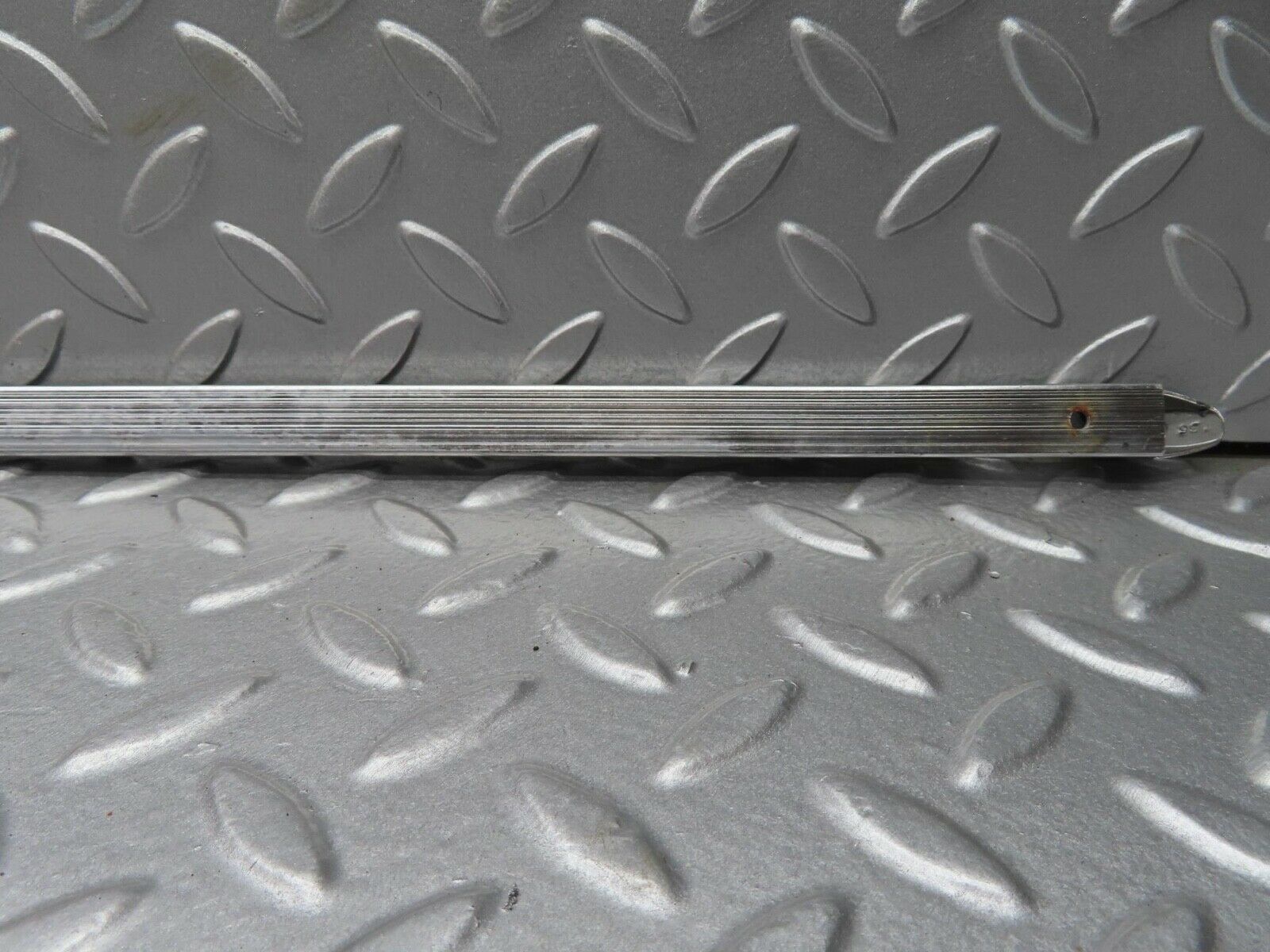 12940 Mercedes-Benz W111 220SE Front Right Centre Fender Moulding Trim