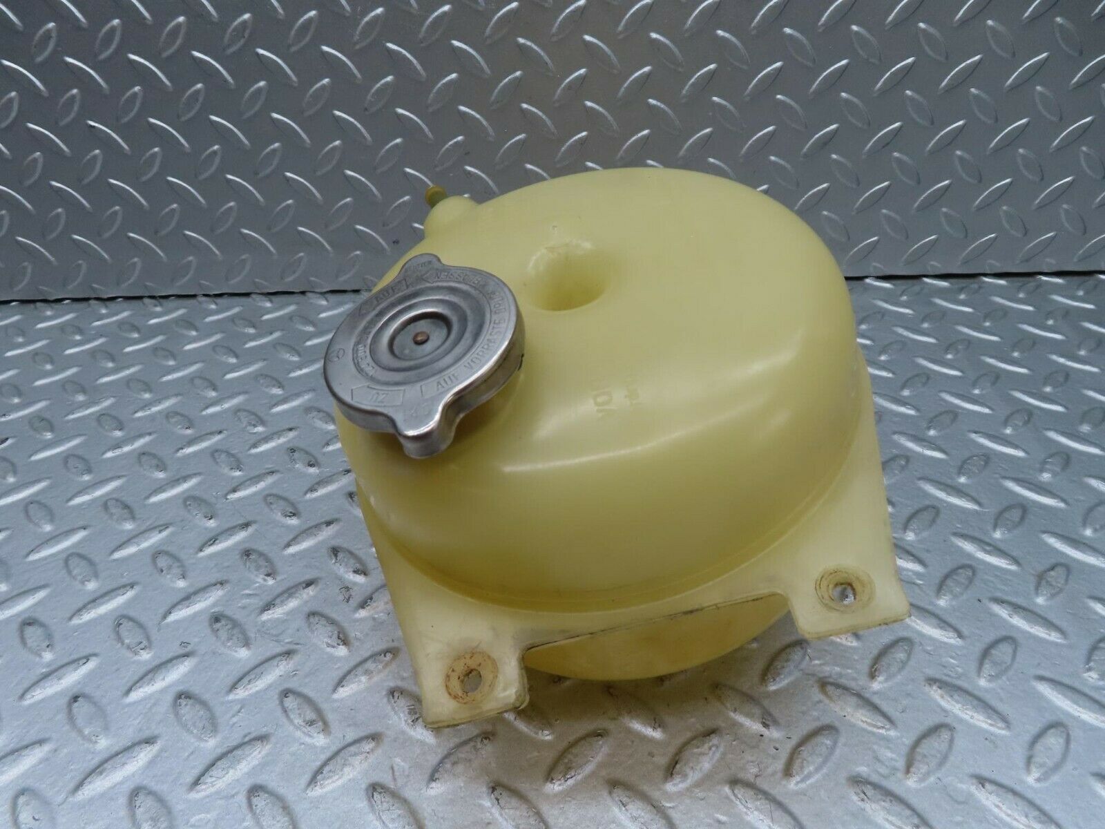 16582 Mercedes-Benz C107 380SLC Coolant Tank Reservoir Behr 1075000149