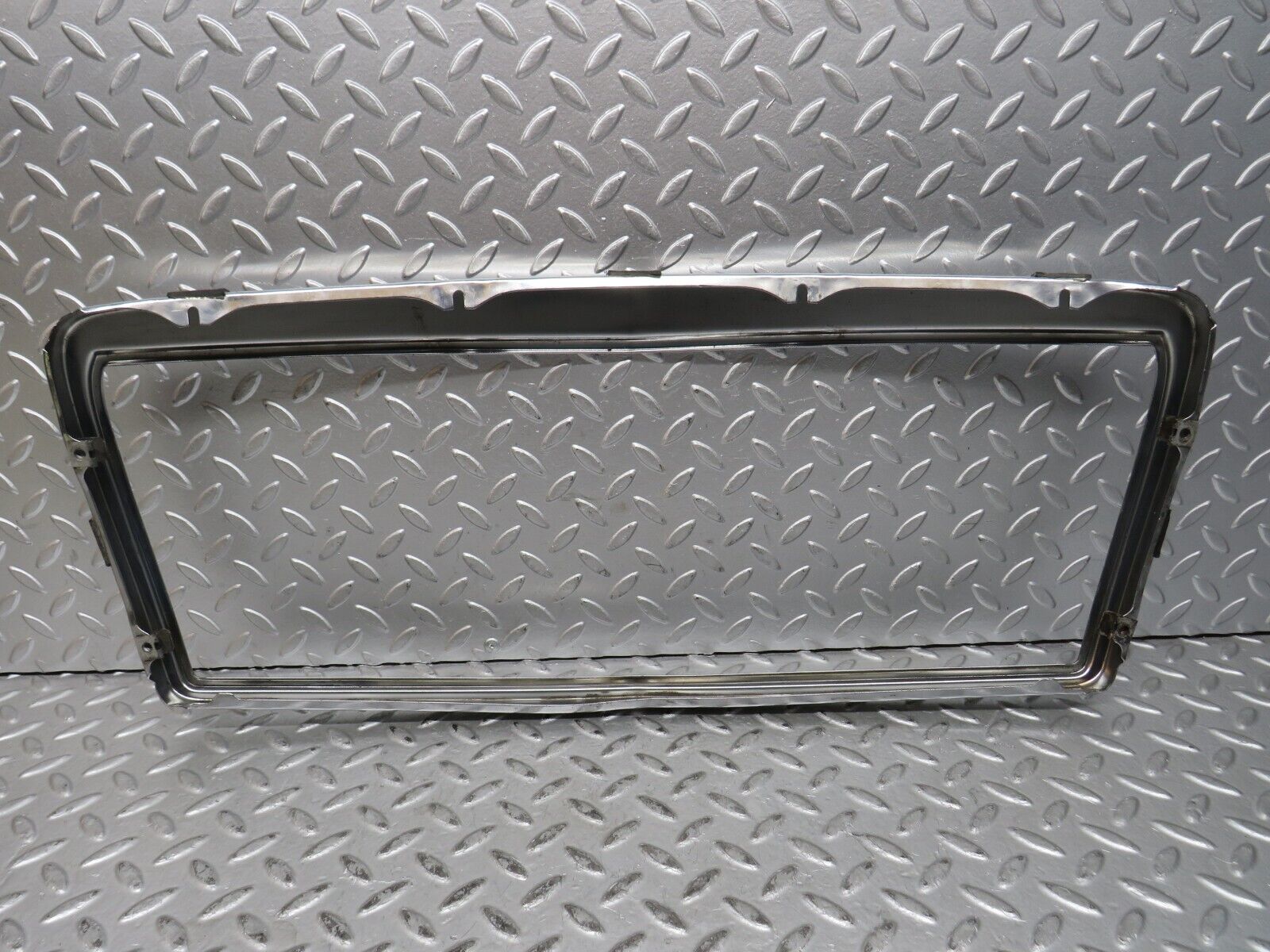 28935 Mercedes-Benz C124 320CE Bonnet Grill Chrome Frame