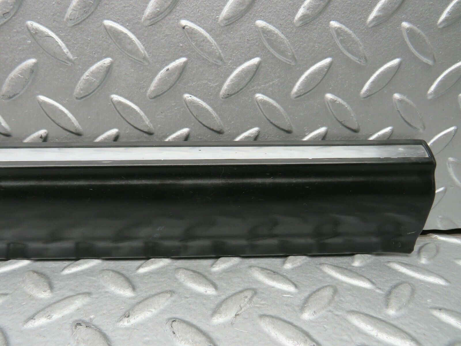 22025 Mercedes-Benz S123 280TE Rear Right Door Lower Moulding Trim