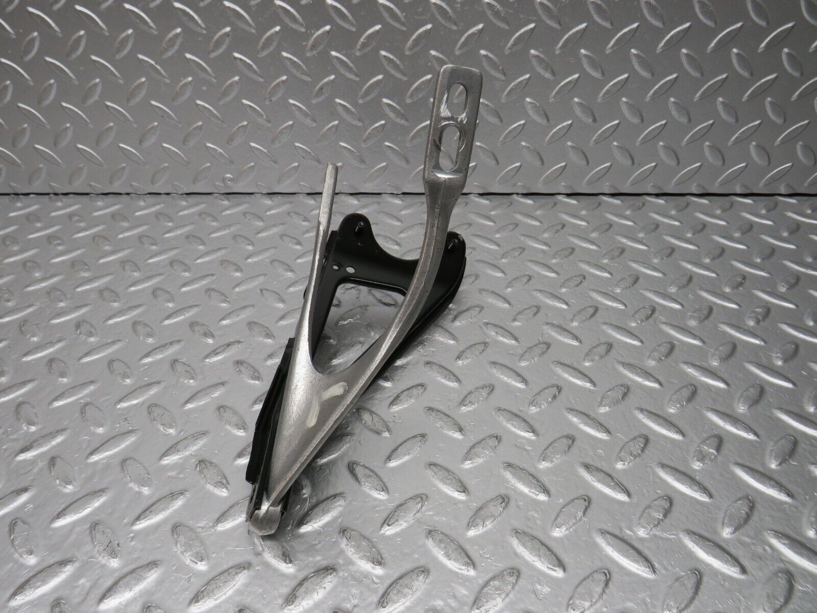 30724 Mercedes-Benz W201 190E 2.0L Steering Column Bracket