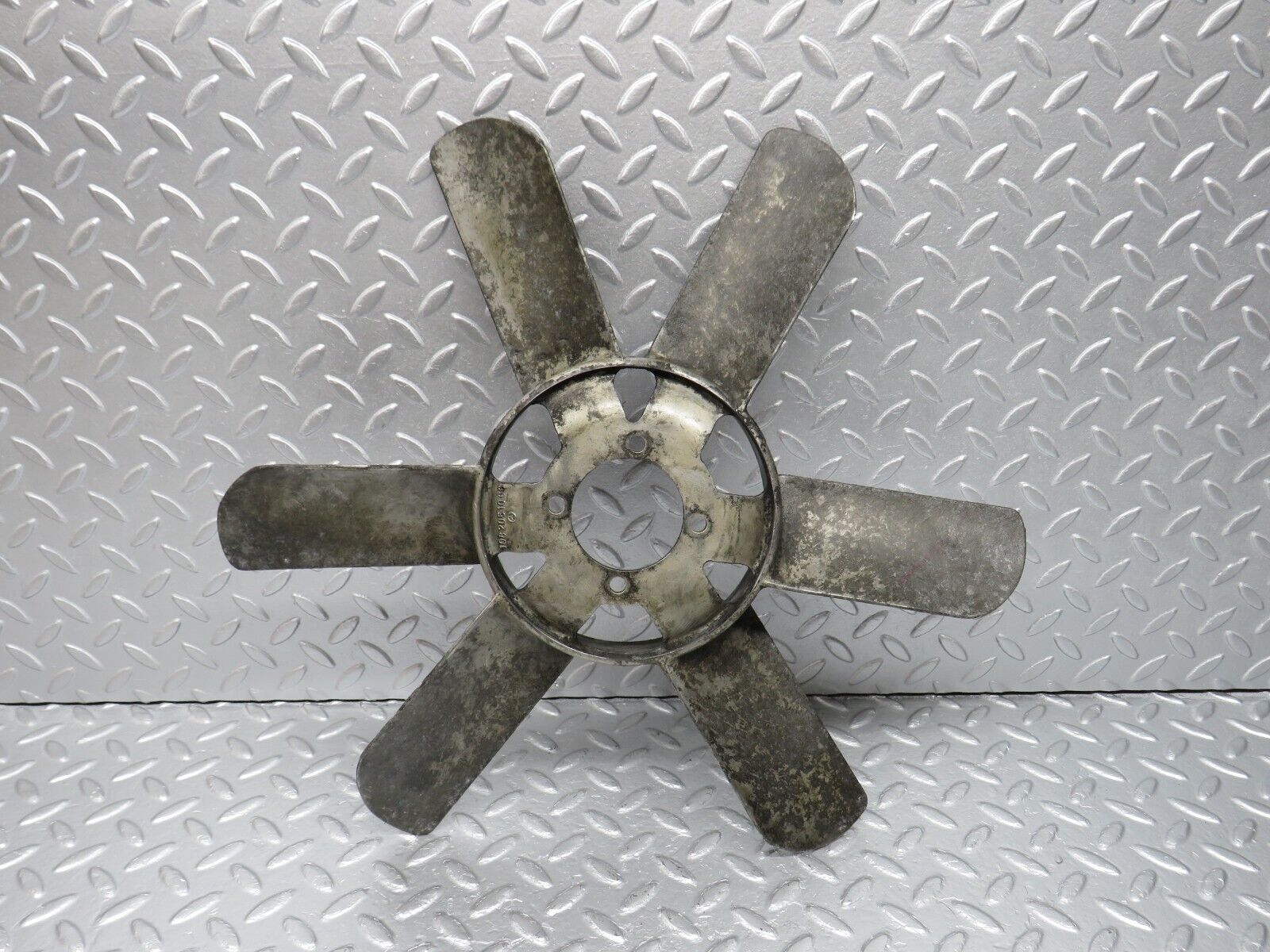 40698 Mercedes-Benz W123 300D Engine Cooling Fan 1082051006
