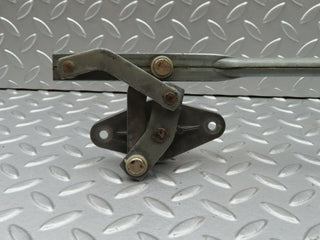 4808 Mercedes-Benz W114 280CE Coupe Windscreen Wiper Linkage