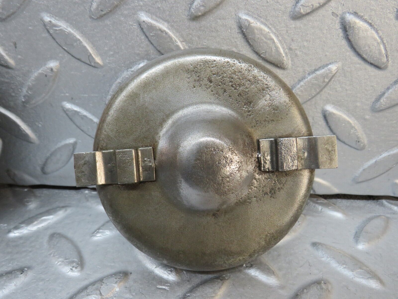 37685 Mercedes-Benz W109 300SEL Automatic Gearbox Piston Cover Cap