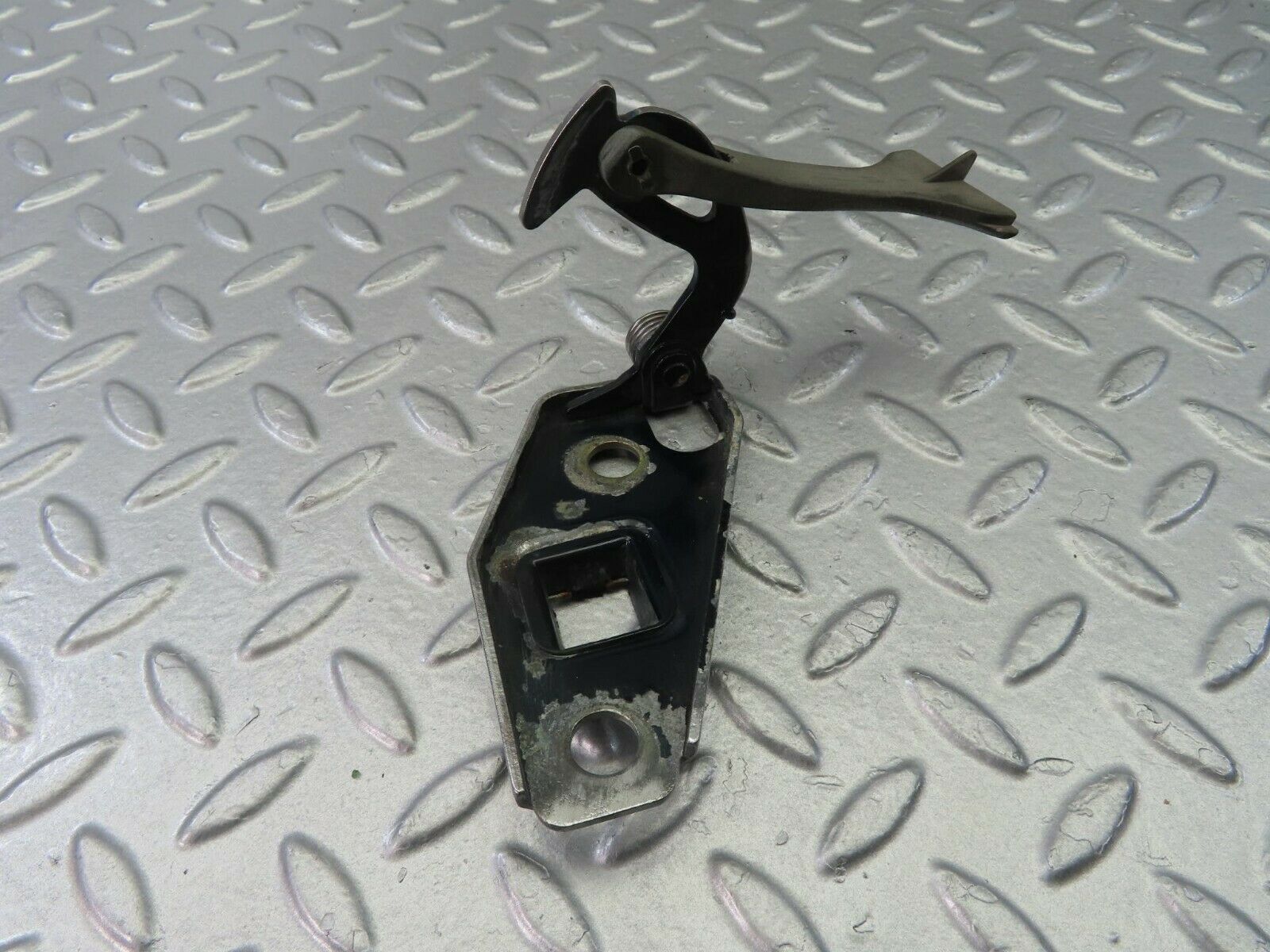 10528 Mercedes-Benz W201 190E Bonnet Safety Catch 2018800560