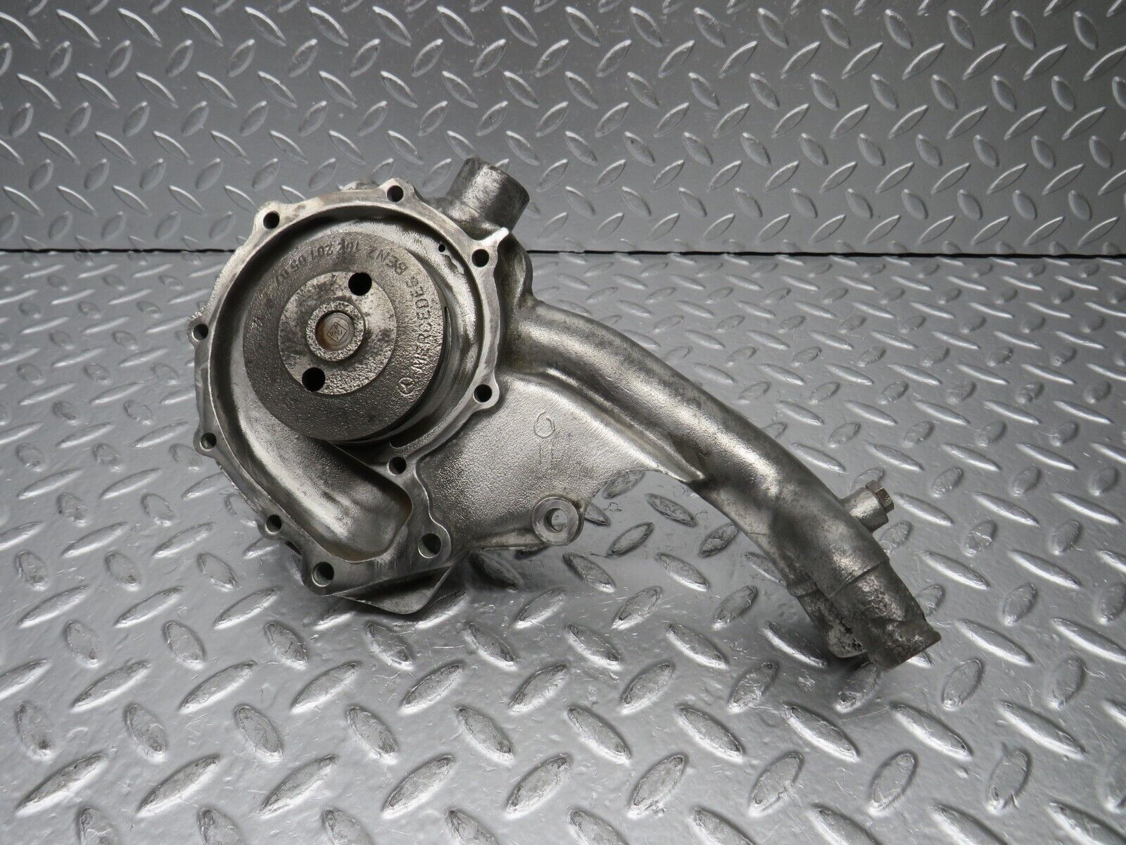 30769 Mercedes-Benz W201 190E 2.0L Water Pump 1022011001 1022010507