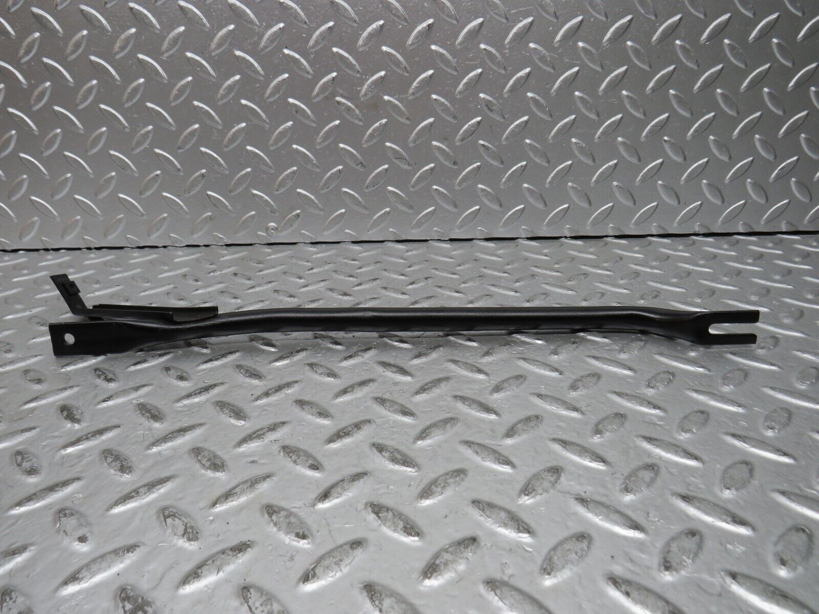 28533 Mercedes-Benz S123 240D Wagon Horn Bracket