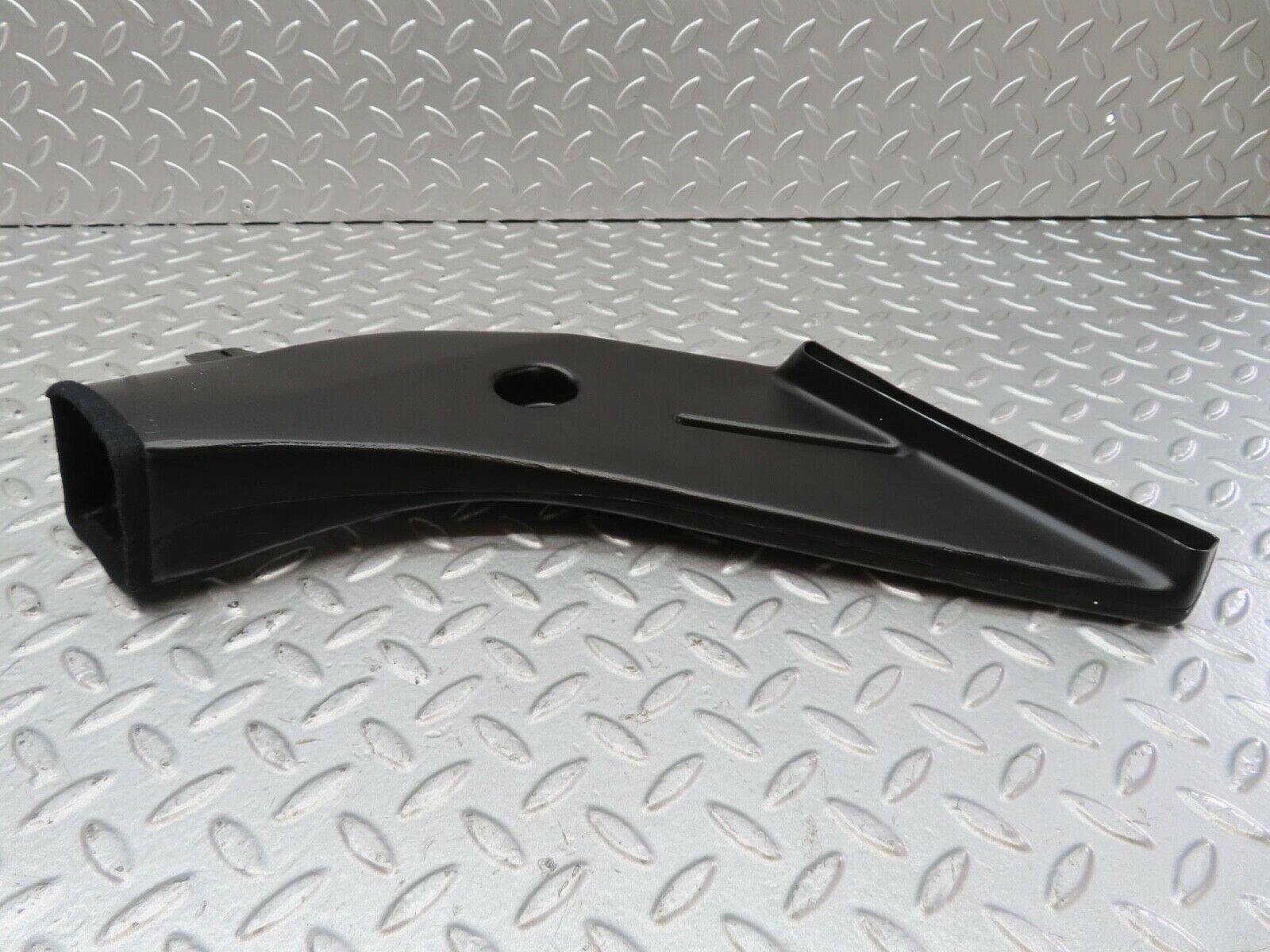 14686 Mercedes-Benz W201 190E Air Duct Heater Ventilation Right Side