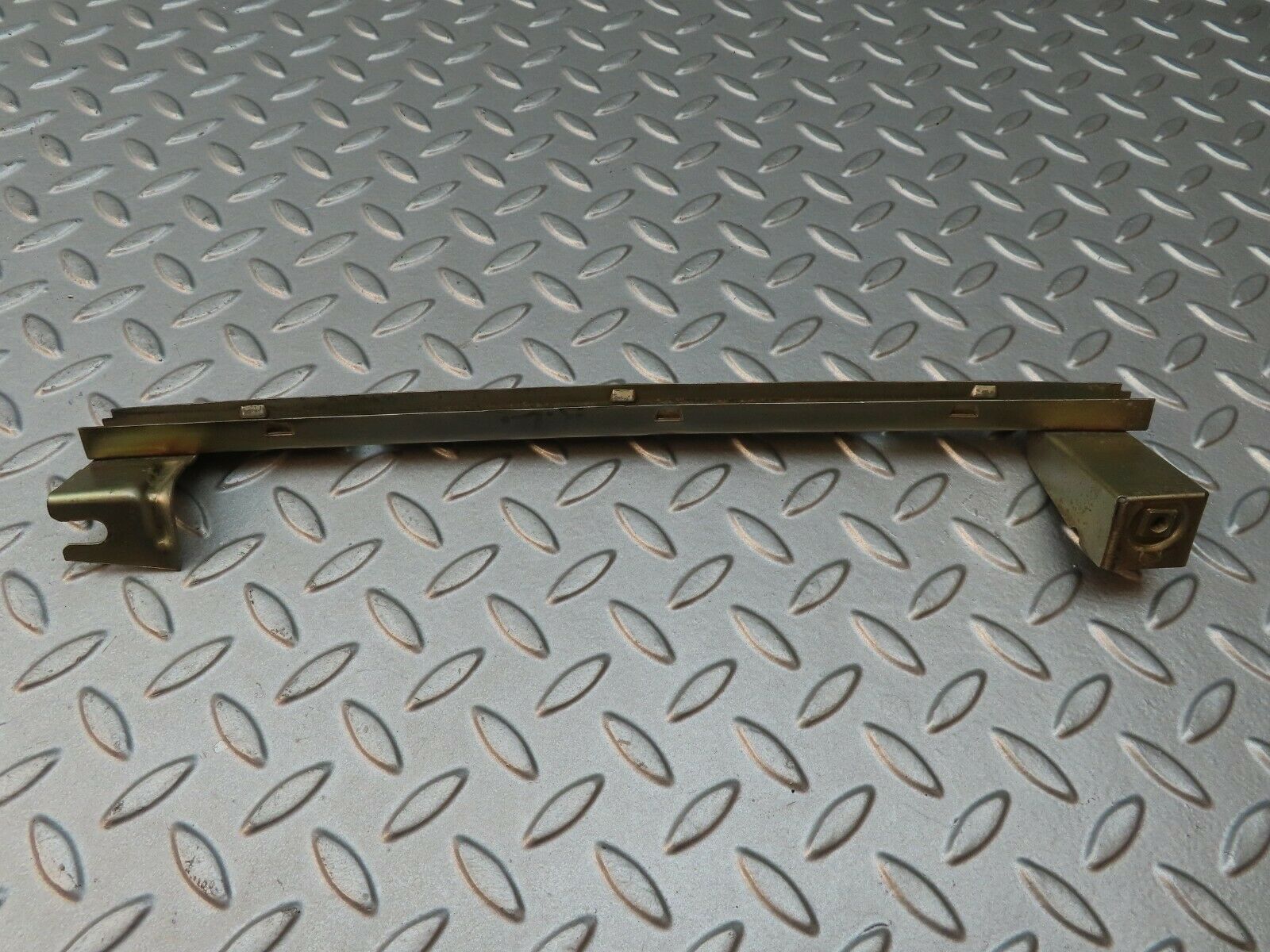 4050 Mercedes-Benz S123 200T Wagon Rear Left Window Guide Rail