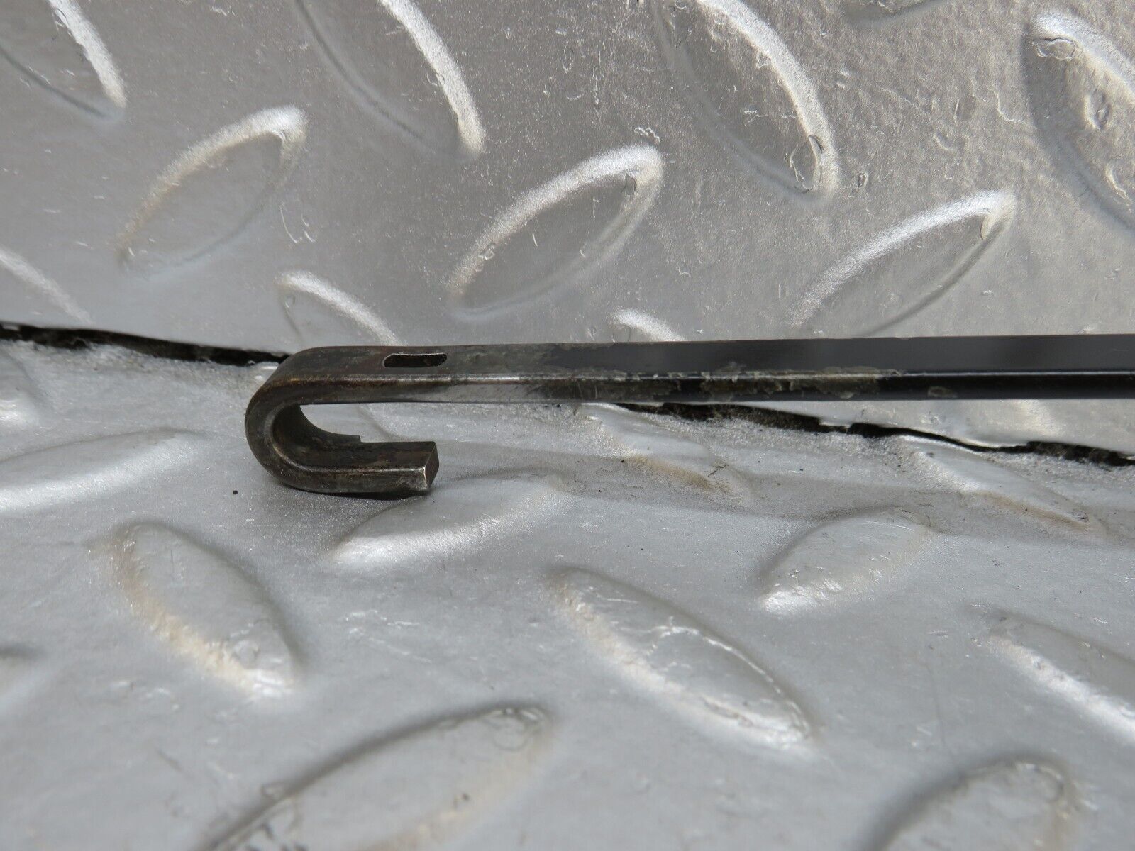 34523 Mercedes-Benz C126 380SEC Coupe Windscreen Wiper Arm Bosch Right Side