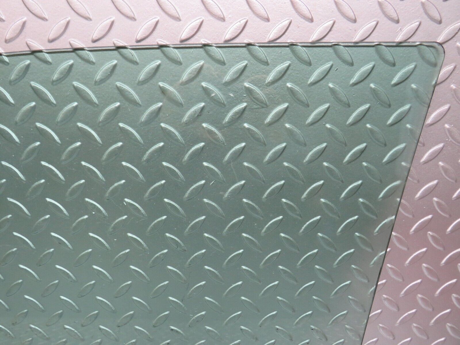 27676 Mercedes-Benz S124 300TE Wagon Front Right Door Window Glass