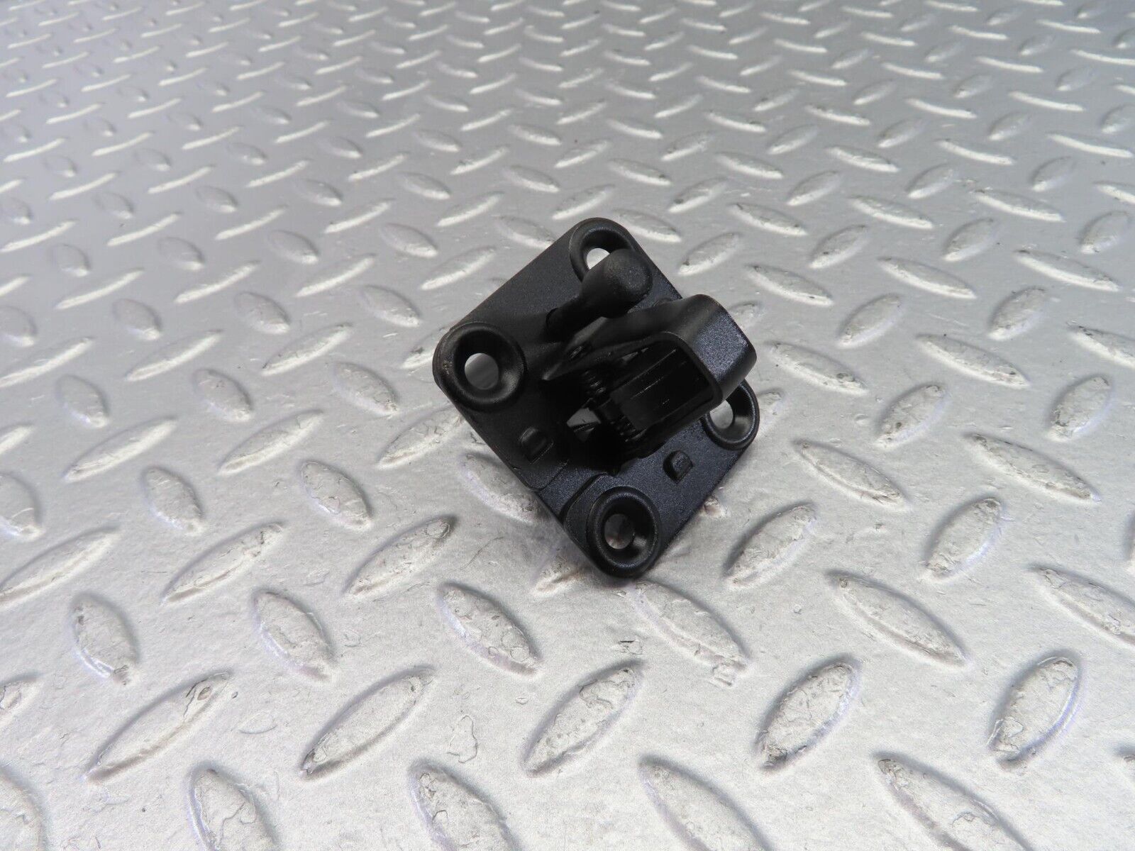 39375 Mercedes-Benz W123 230E Bonnet Lock Catch
