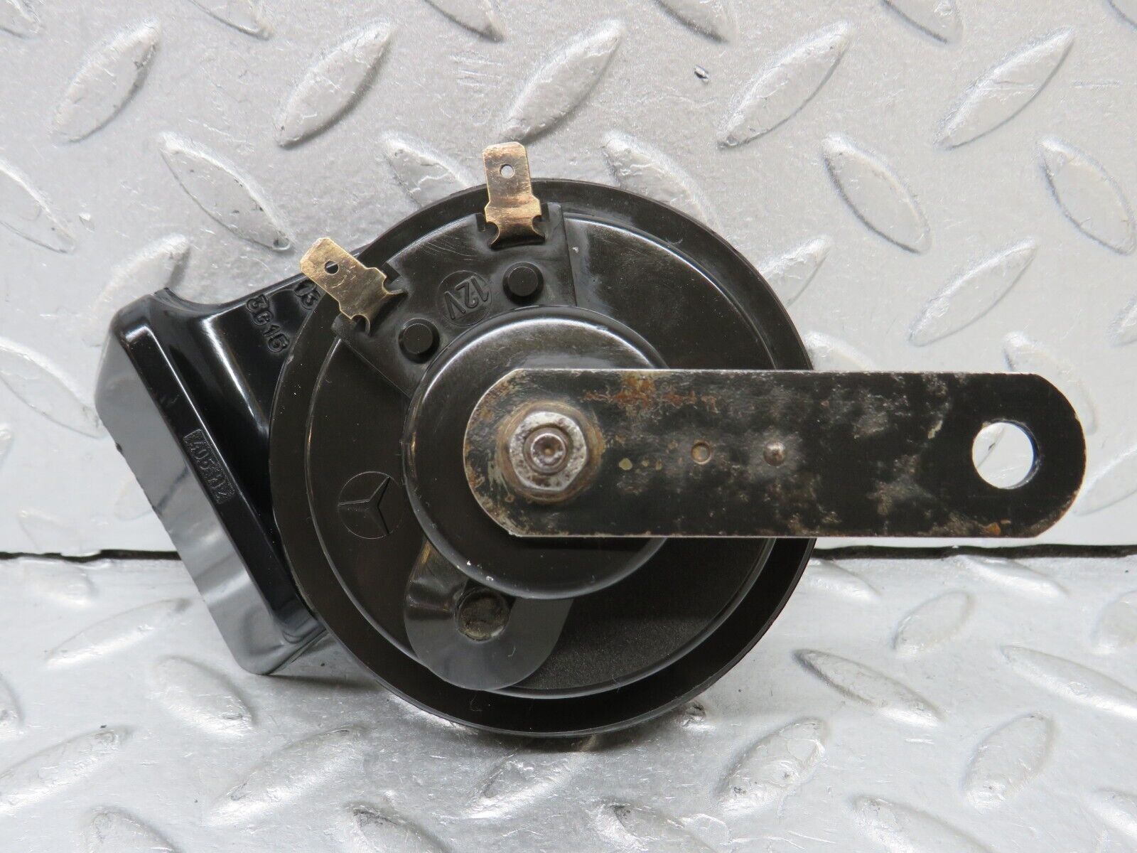 37810 Mercedes-Benz A124 320E Cabriolet Horn Fiamm Pair AM80-R