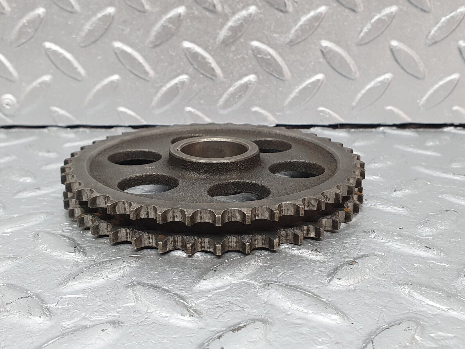 40872 Mercedes-Benz W123 240D Camshaft Timing Gear