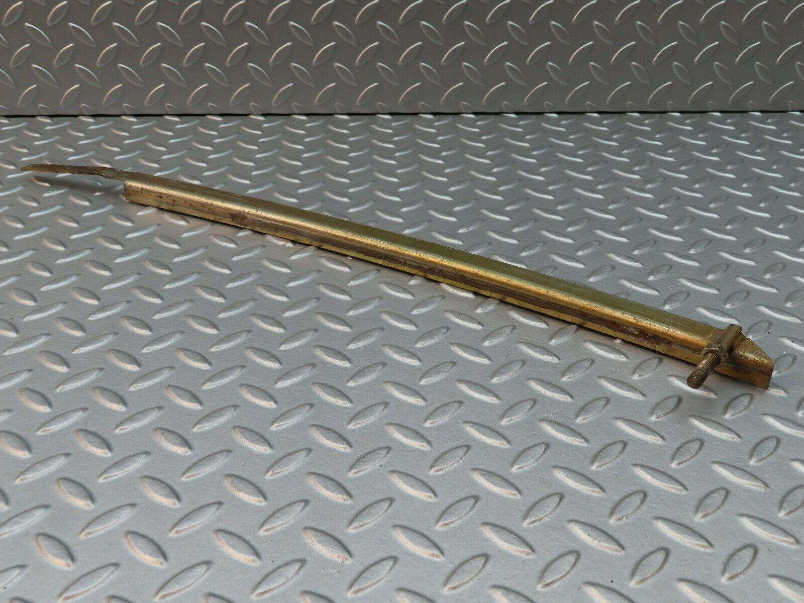 5081 Mercedes-Benz R107 350SL Coupe Front Left Window Guide Rail