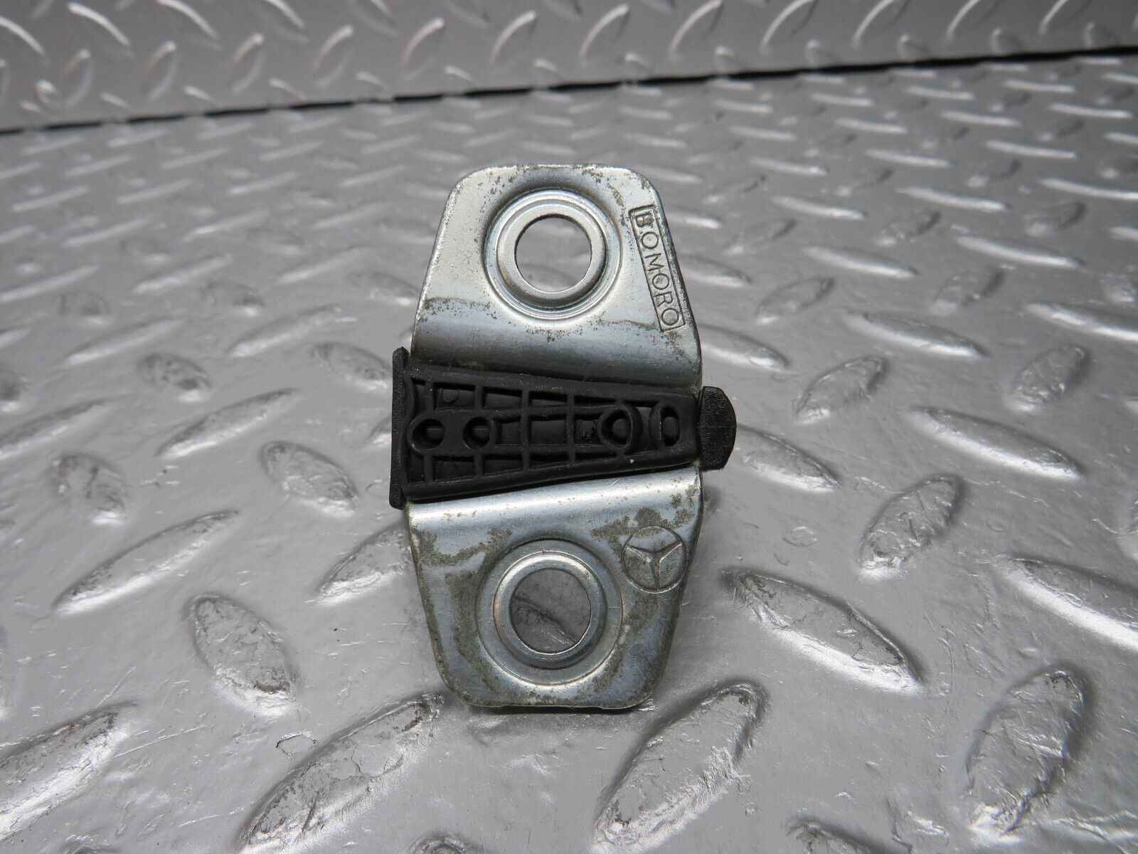 30752 Mercedes-Benz W201 190E 2.0L Door Lock Latch