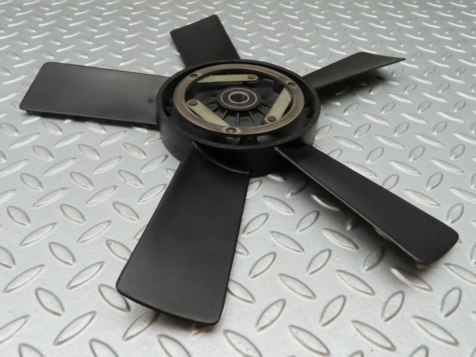 3912 Mercedes-Benz S123 200T Wagon Engine Cooling Fan 1022050306