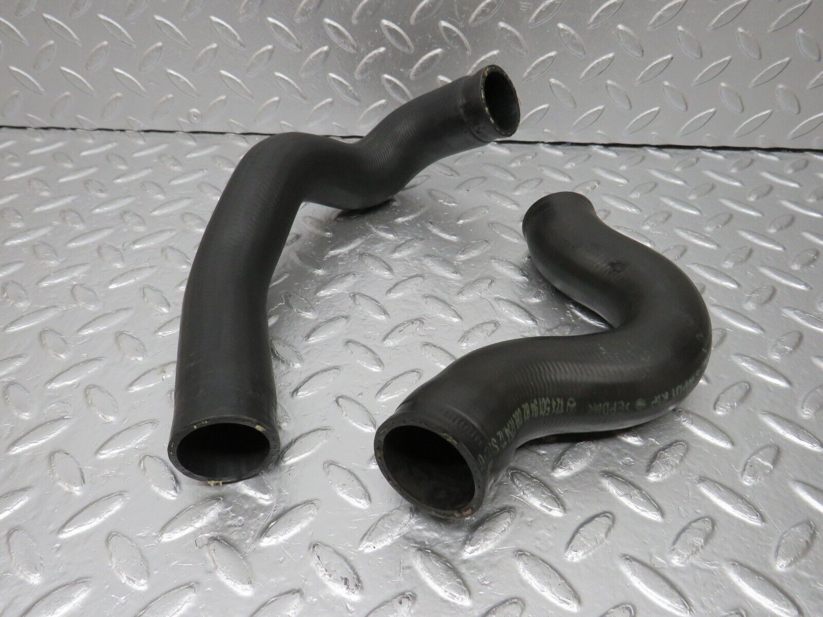 34090 Mercedes-Benz W124 260E Coolant Hose Hose Pipe 2x 1245013382 1245019482