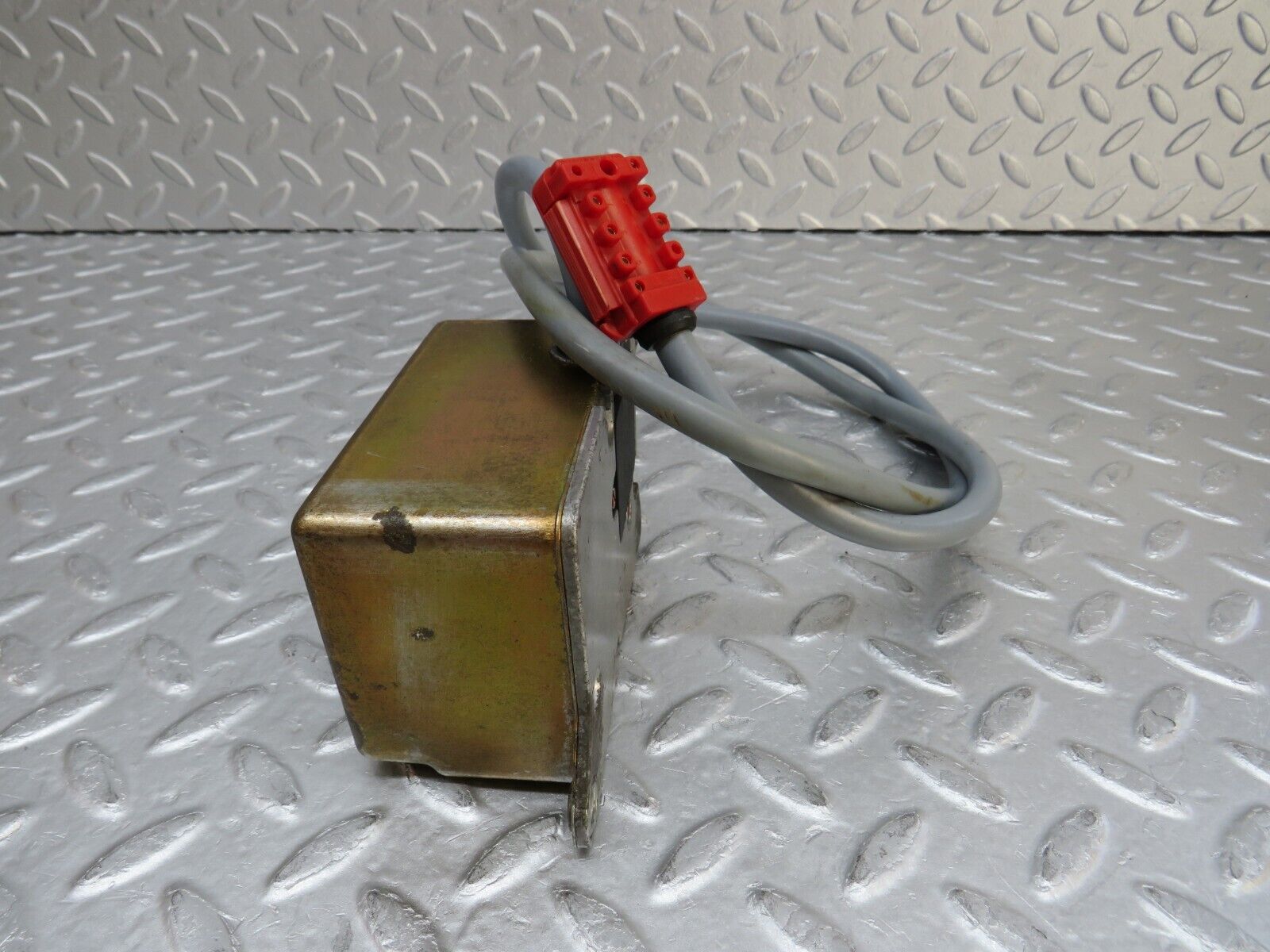 37004 Mercedes-Benz C126 420SEC Coupe Crash Sensor RS-SRS Bosch 0285001005 124820511