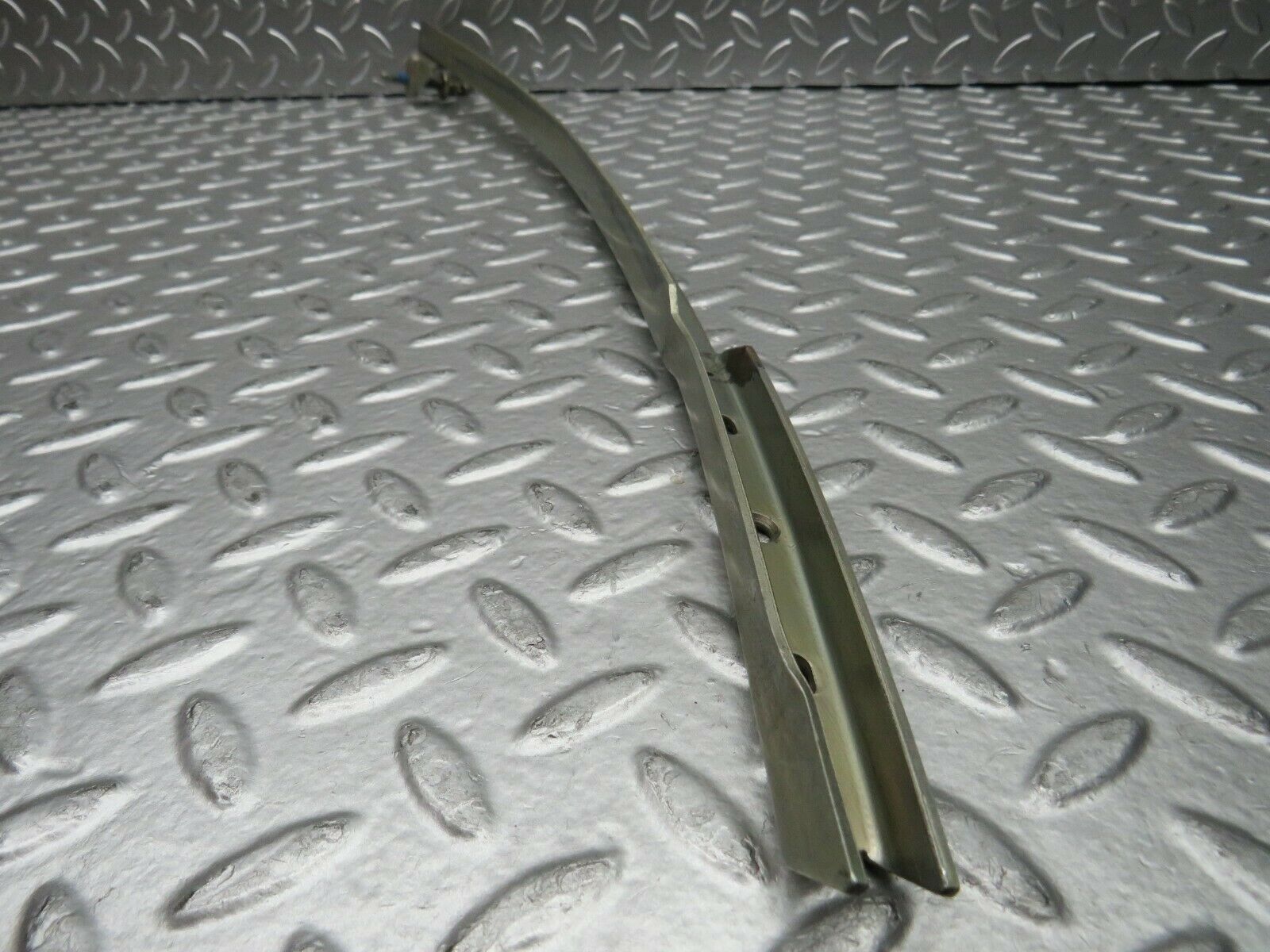 22534 Mercedes-Benz C124 E220 Coupe Left Door Window Channel