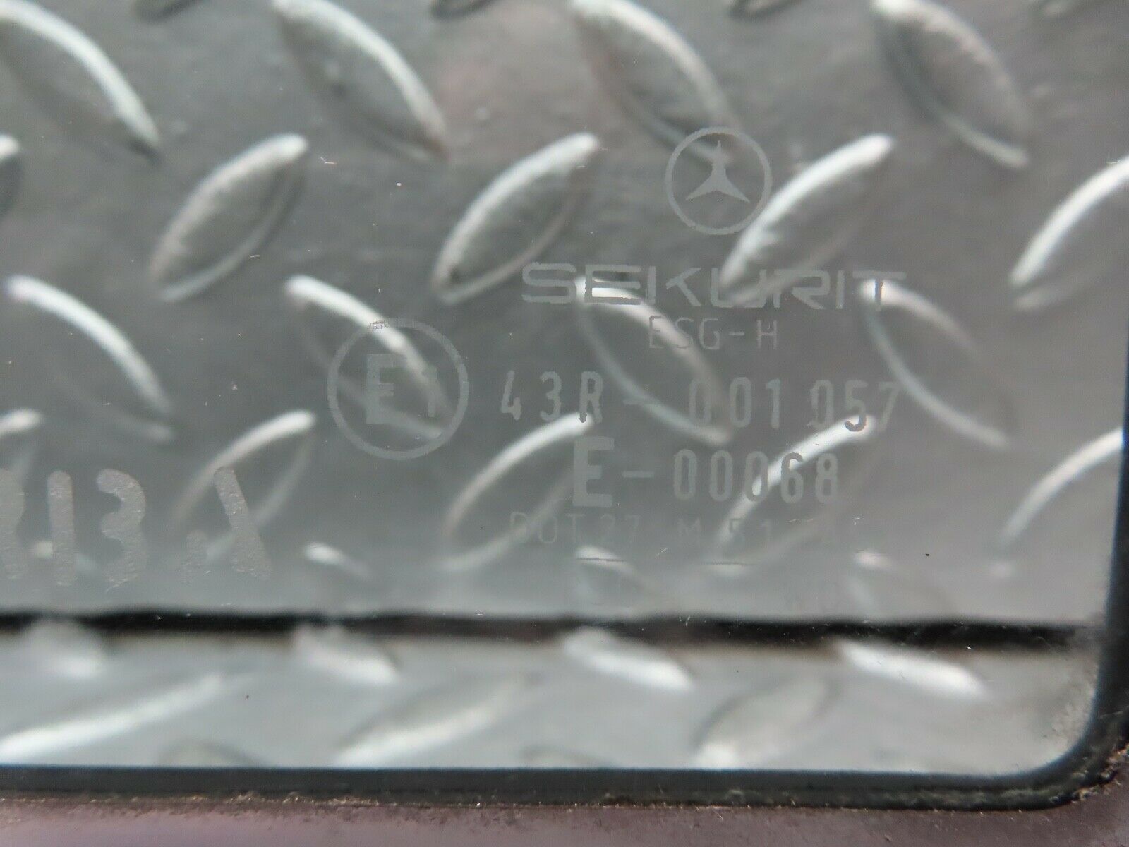 21354 Mercedes-Benz W123 230E Rear Right Quarter Window Glass 1237350224