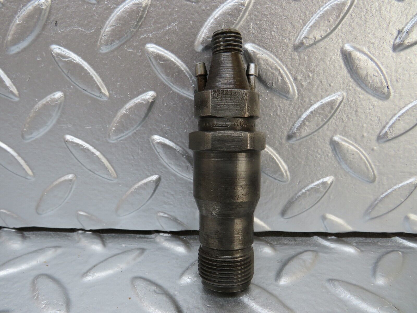 25529 Mercedes-Benz W123 200 Fuel Injector Bosch KCA27S55067