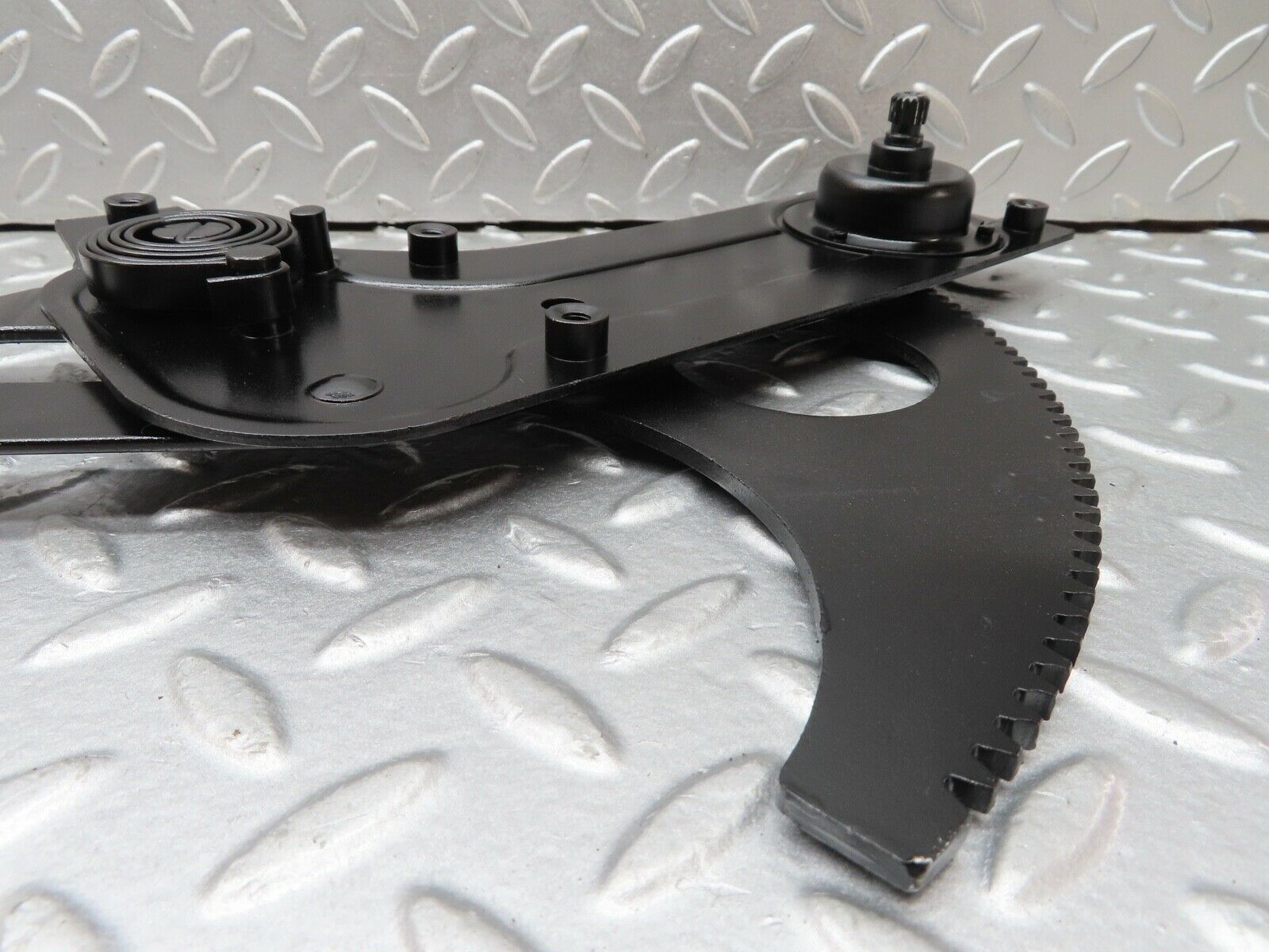 18416 Mercedes-Benz W111 220SE Coupe Front Right Manual Window Regulator