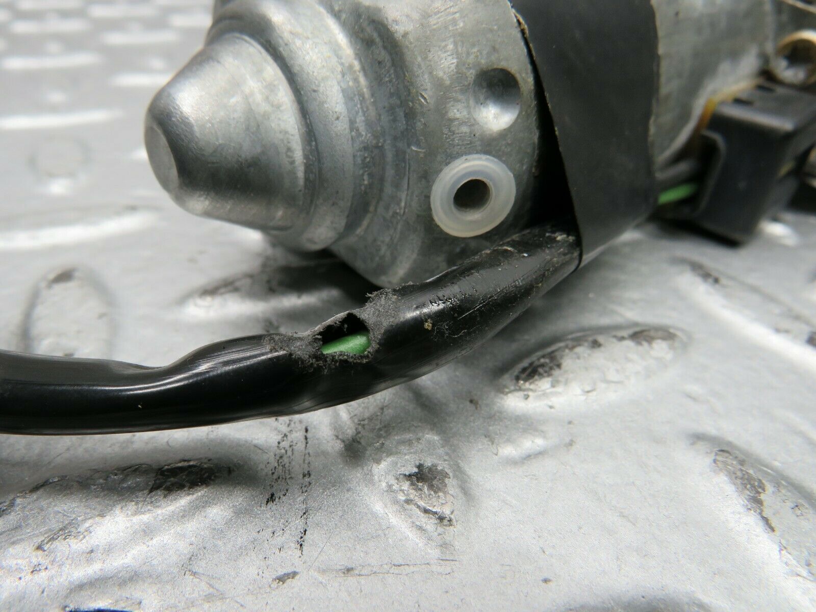 21993 Mercedes-Benz S123 280TE Window Regulator Motor Front Left 0130821018