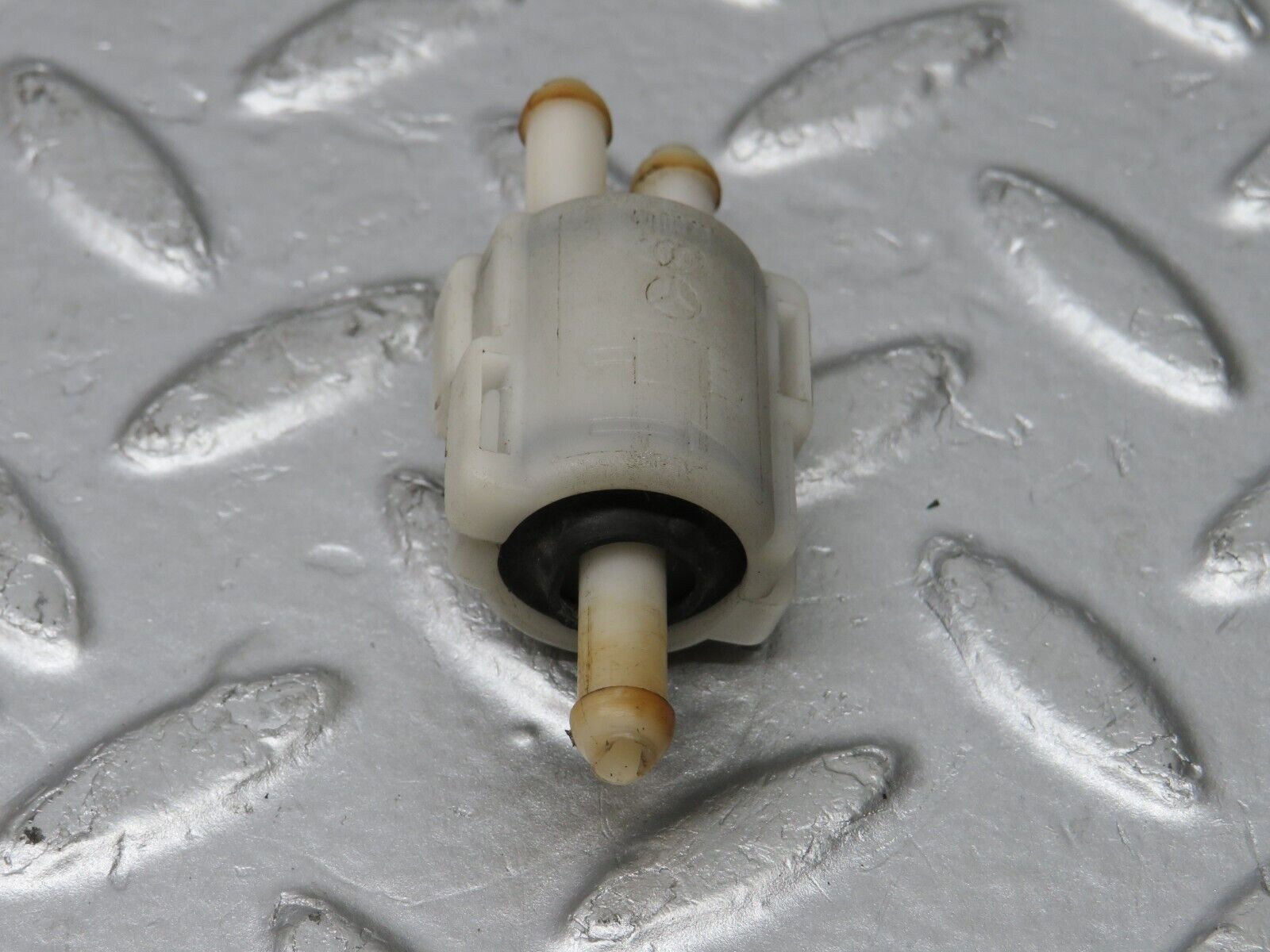 33481 Mercedes-Benz W202 C180 Windscreen Washer Valve