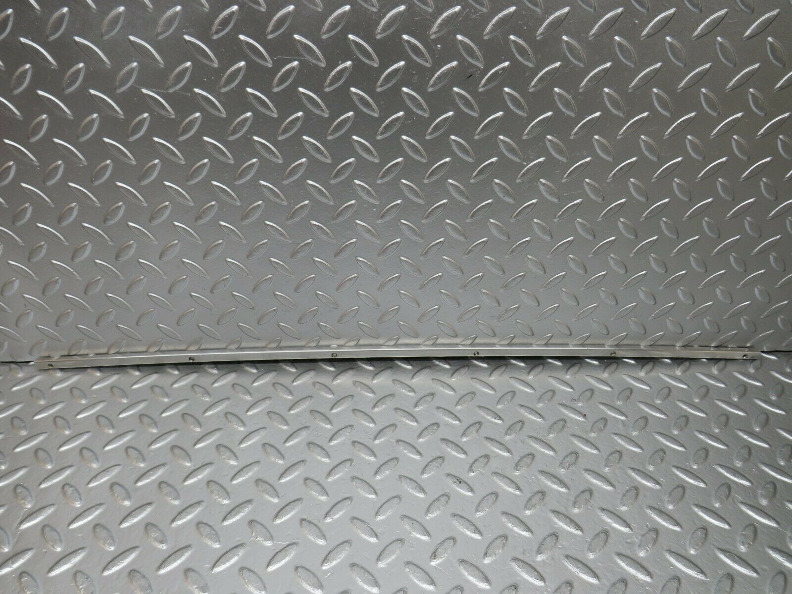 24417 Mercedes-Benz S124 220TE Wagon Sunroof Chrome Trim