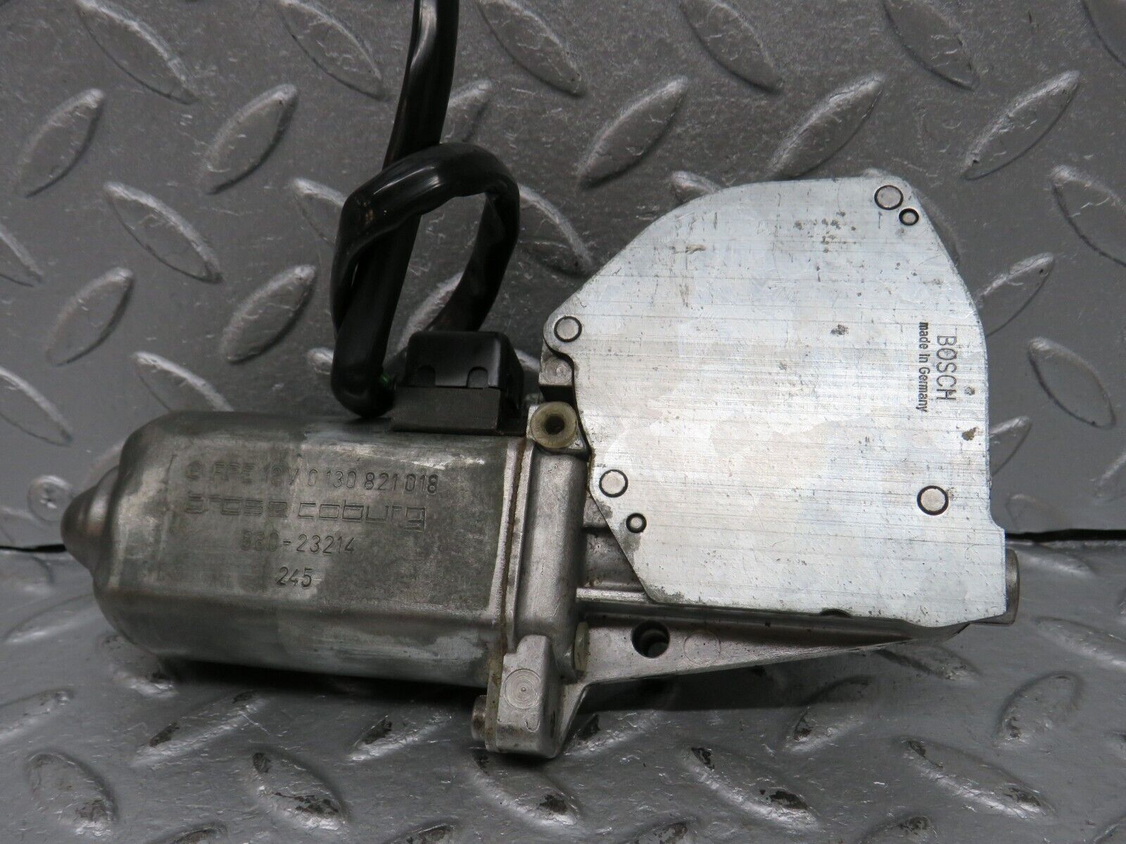 40592 Mercedes-Benz W123 300D Front Left Window Regulator Motor 0130821018