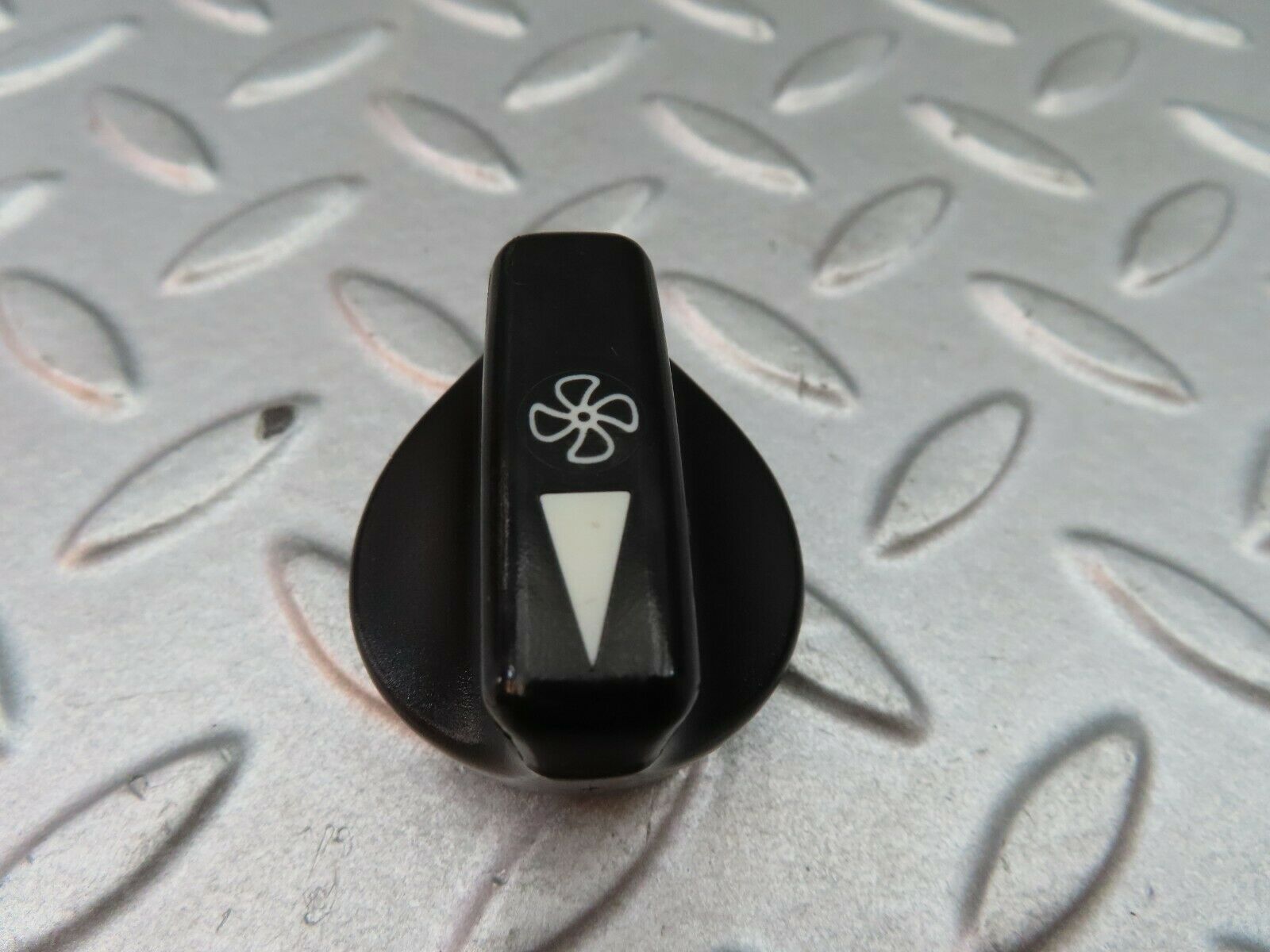 4936 Mercedes-Benz W123 200 Heater Blower Switch Button Set
