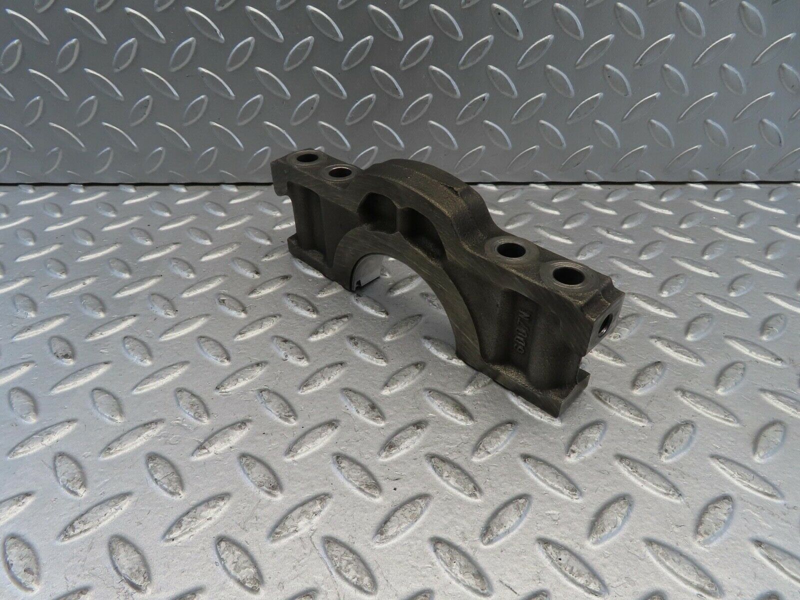 11287 Mercedes-Benz W221 S320 Crankshaft Bearing Holder Block 6420110311