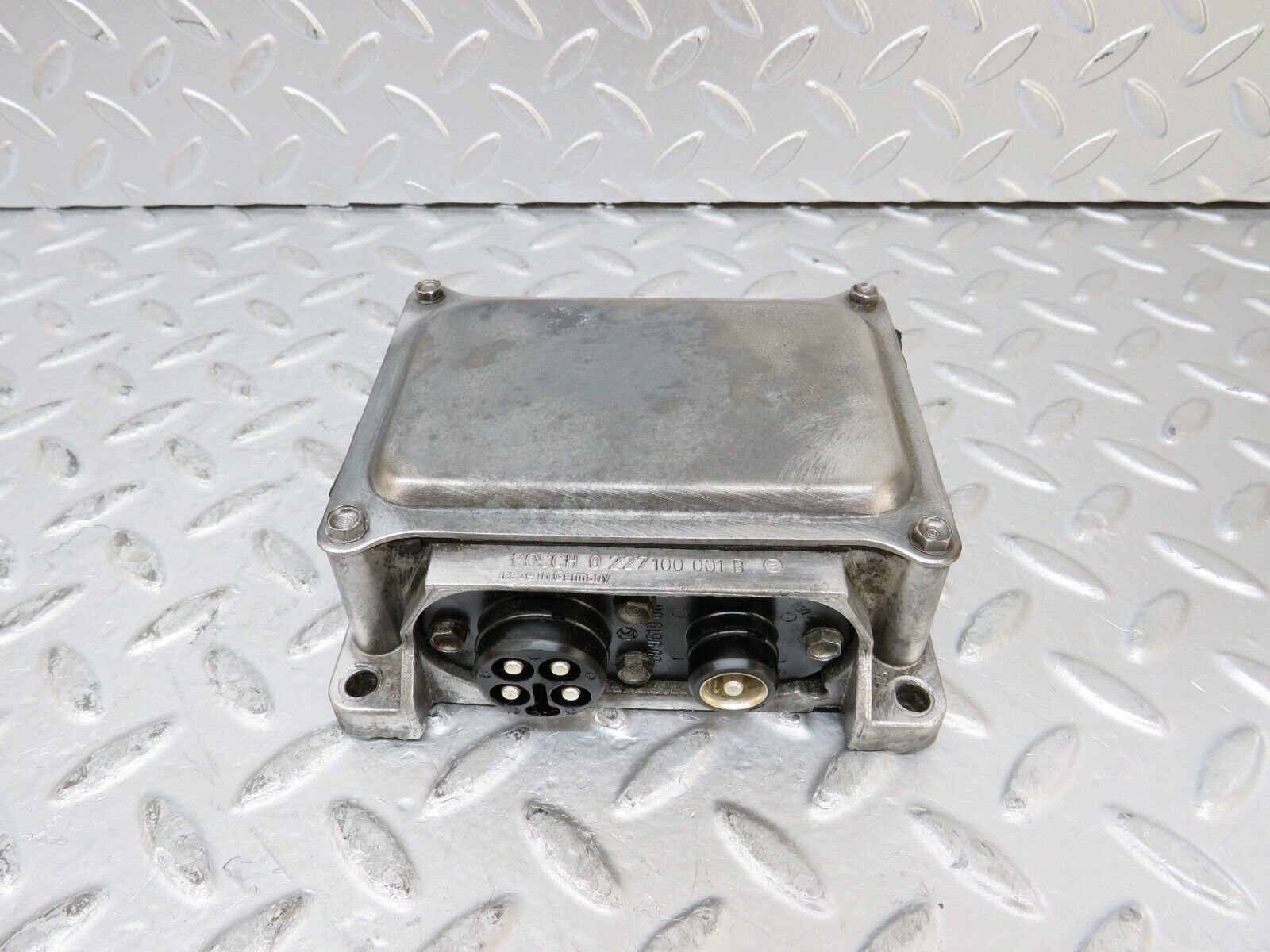 26261 Mercedes-Benz W116 450SE Ignition Control Unit Bosch 0227100001