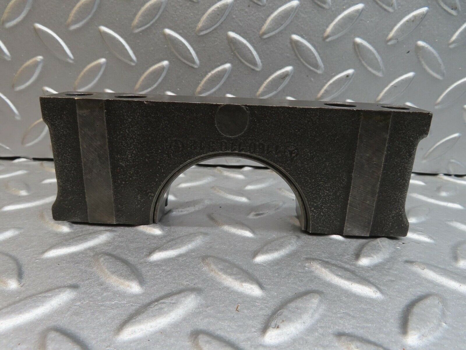 13701 Mercedes-Benz R107 450SL  Crankshaft Bearing Holder Block 1160110312