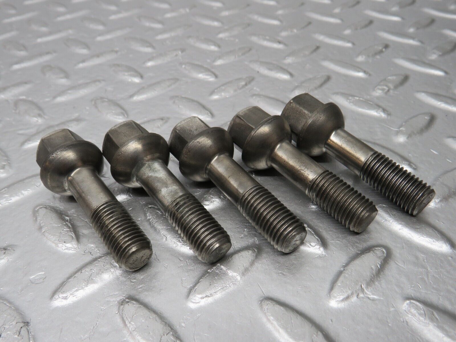 32640 Mercedes-Benz 5x Alloy Wheel Lug Bolt M12x1.5