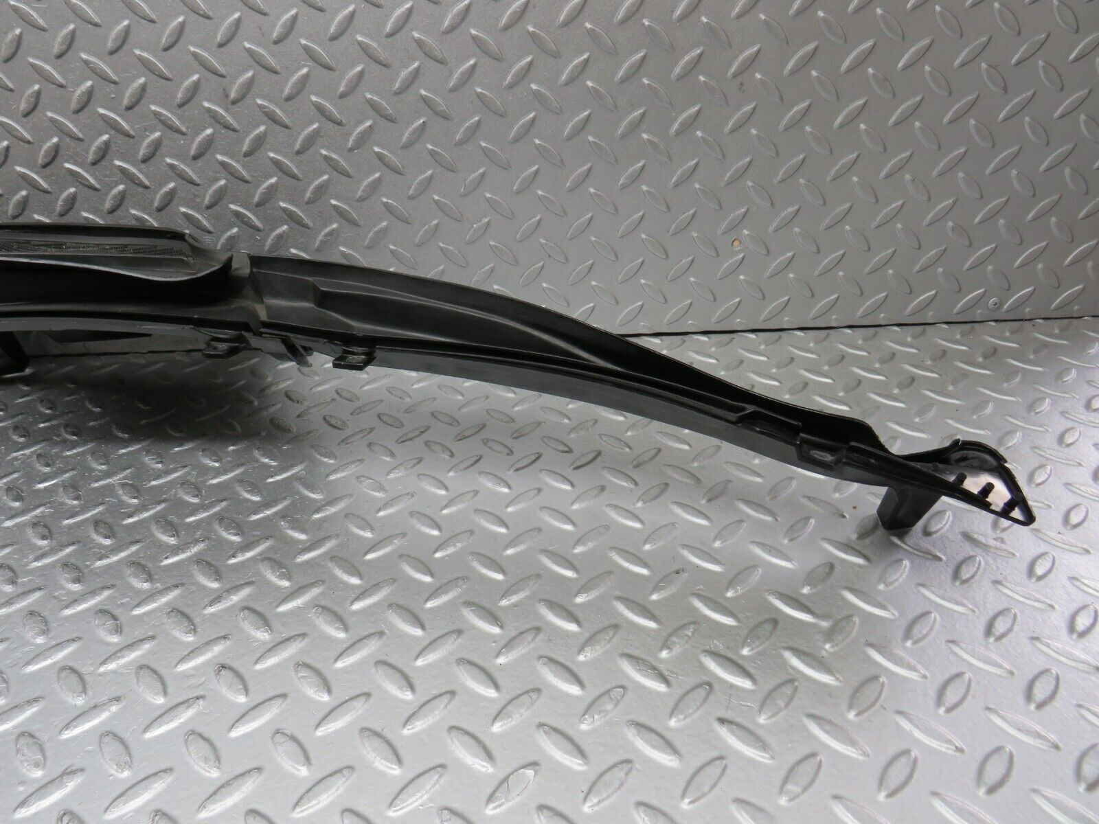 37886 Mercedes-Benz A124 320E Cabriolet Water Drain 1246204278 1246283707 1246283407