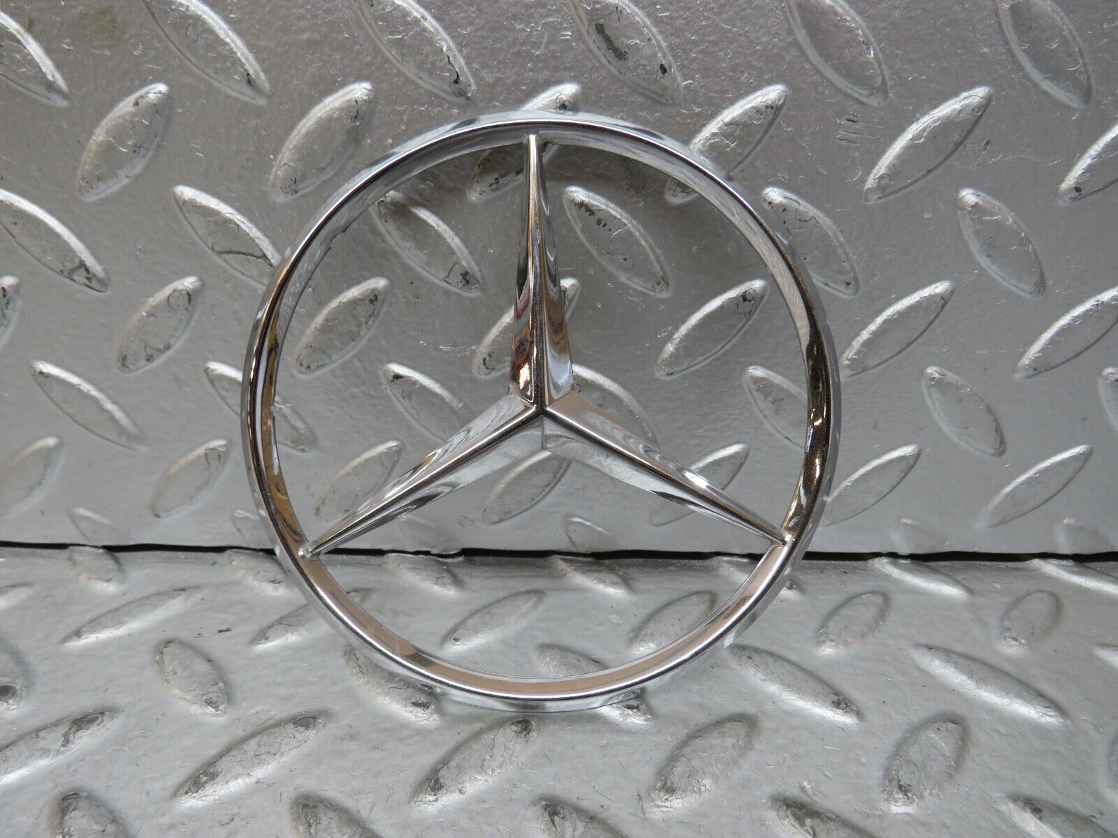 28825 Mercedes-Benz W123 230E Trunk Boot Lid Emblem  1267580058