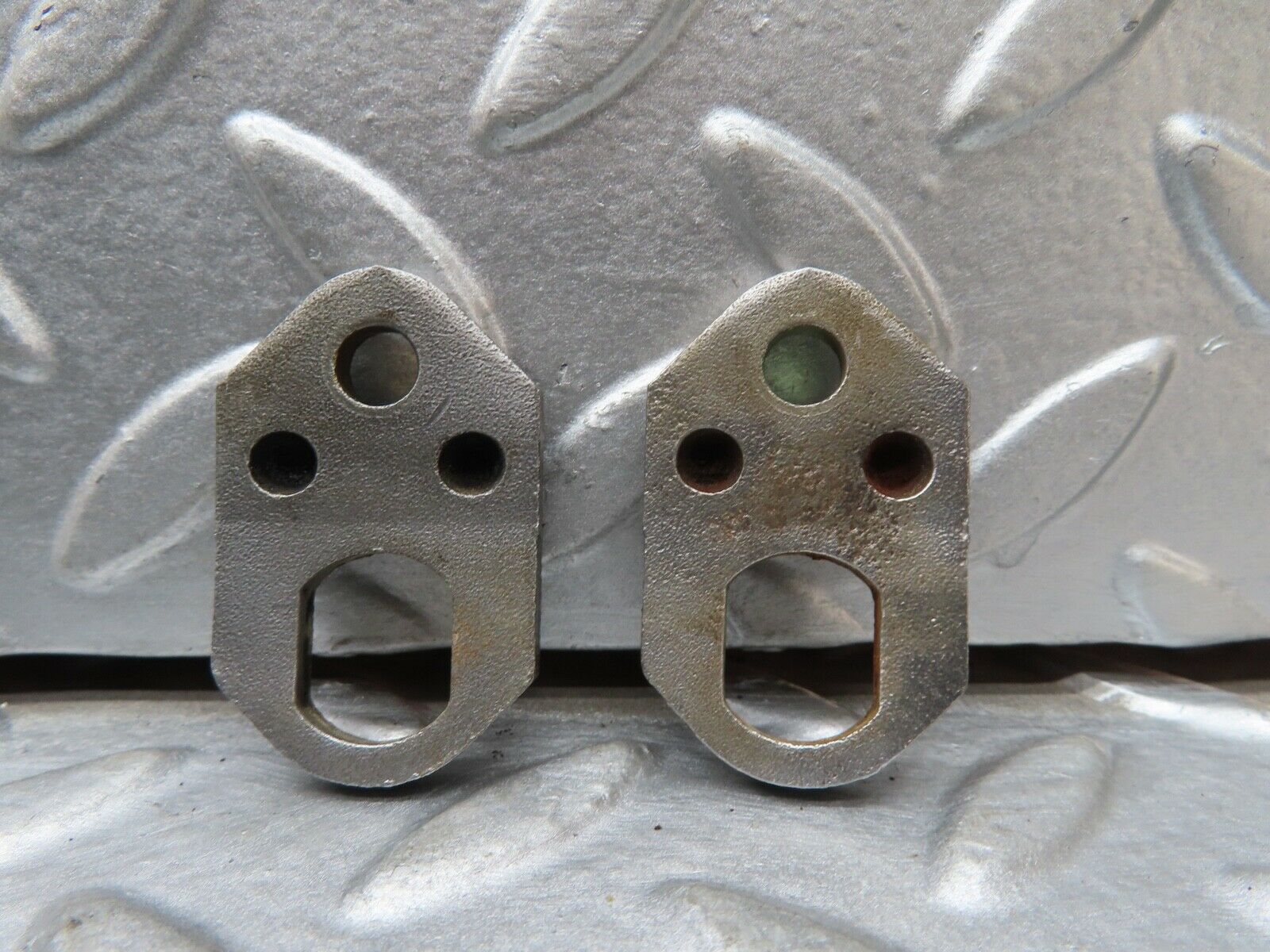 17735 Mercedes-Benz W116 450SEL Fuel Injector Bracket