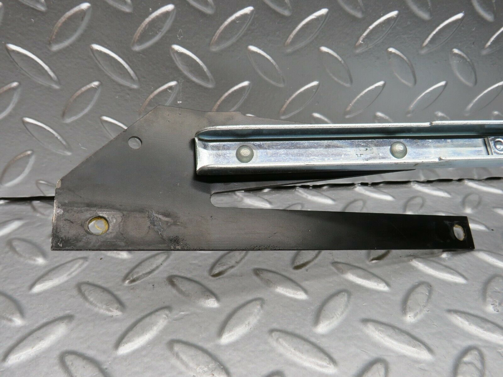 22304 Mercedes-Benz S123 280TE Wagon Front Right Adjusting Handle