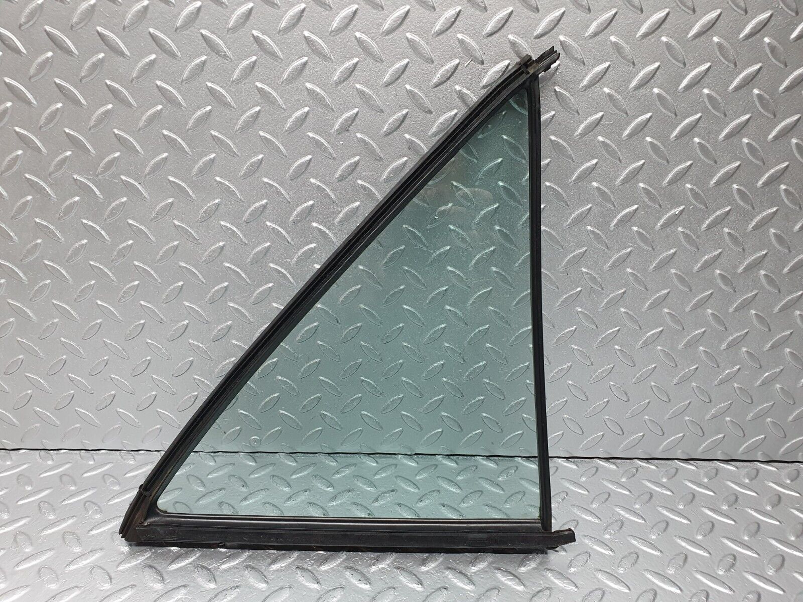 41411 Mercedes-Benz W124 200E Rear Left Quarter Window Glass 1247350524