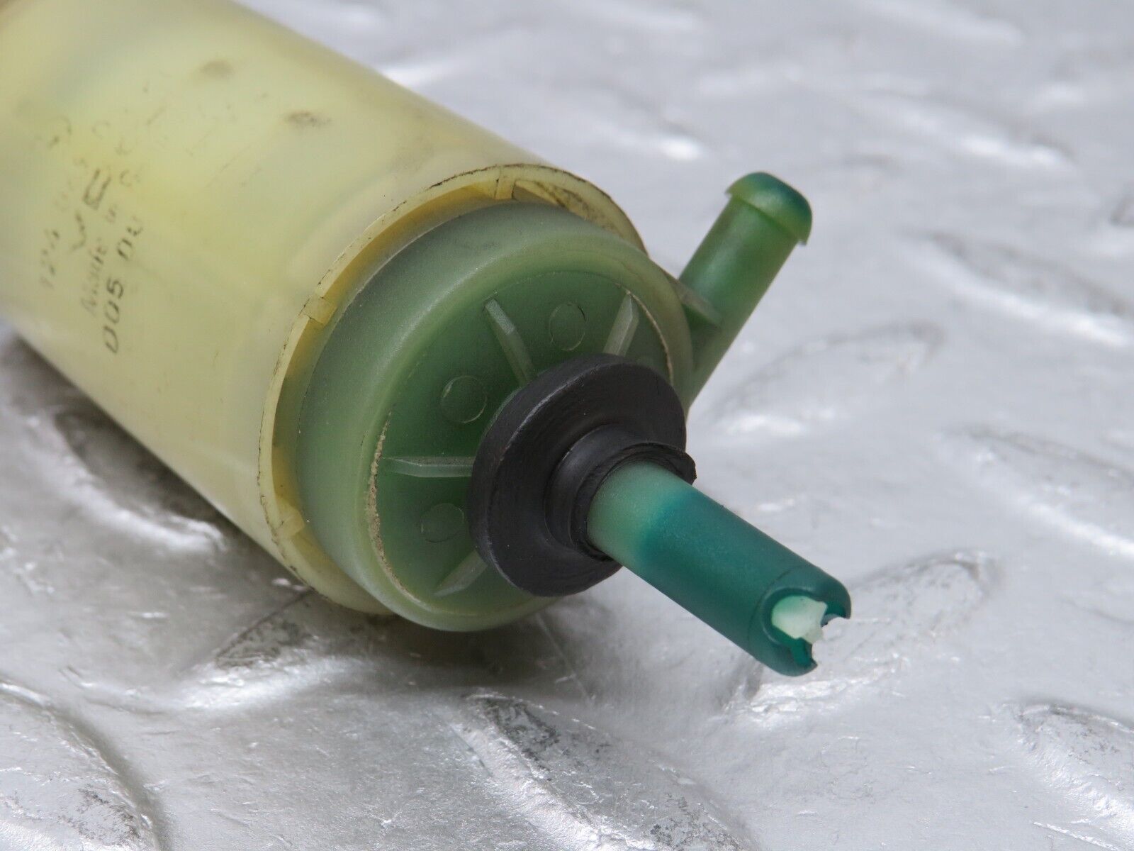 37740 Mercedes-Benz A124 320E Cabriolet Windscreen Washer Pump VDO